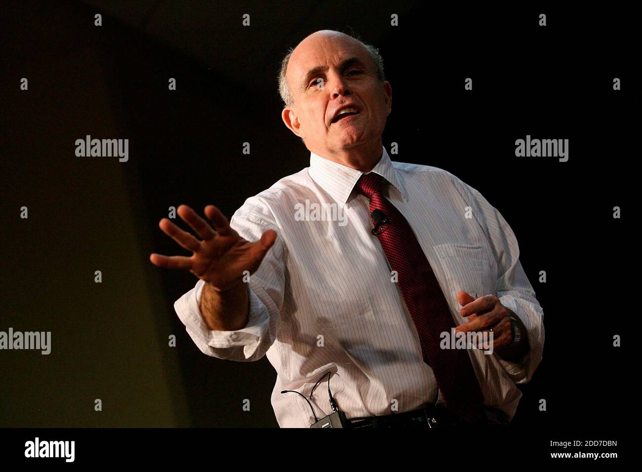 PAS DE FILM, PAS DE VIDÉO, PAS de TV, PAS DE DOCUMENTAIRE - le candidat républicain à la présidence Rudy Giuliani parle lors d'un rallye de campagne à Bradenton, Floride, États-Unis, le samedi 12 janvier 2008. Photo de Brian Blanco/Bradenton Herald/MCT/ABACAPRESS.COM Banque D'Images