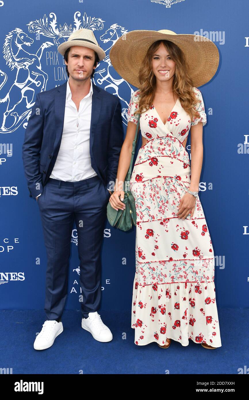 élodie Fontan Et Philippe Lacheau Les acteurs Philippe Lacheau et Elodie Fontan assistent au Prix de Diane  Longines 2018 à l'Hippodrome de Chantilly le 17 juin 2018 à Chantilly, en  France. Photo de Laurent Zabulon/ABACAPRESS.COM Photo Stock -