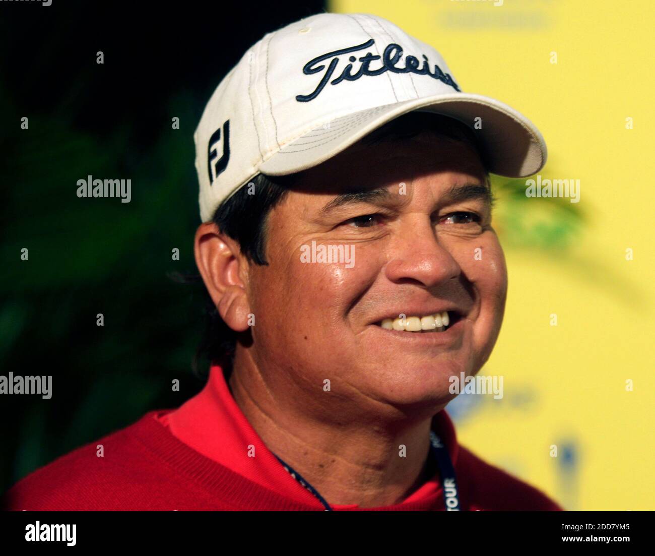 PAS DE FILM, PAS DE VIDÉO, PAS de TV, PAS DE DOCUMENTAIRE - Tony Navarro a gagné une cadillac pour être le berceau du golfeur gagnant, Adam Scott, après le dernier tour au championnat Byron Nelson 2008 sur le Tournament Players course de Las Colinas à Irving, TX, USA le 27 avril 2008. Photo de Stewart F. House/fort Worth Star-Telegram/MCT/Cameleon/ABACAPRESS.COM Banque D'Images
