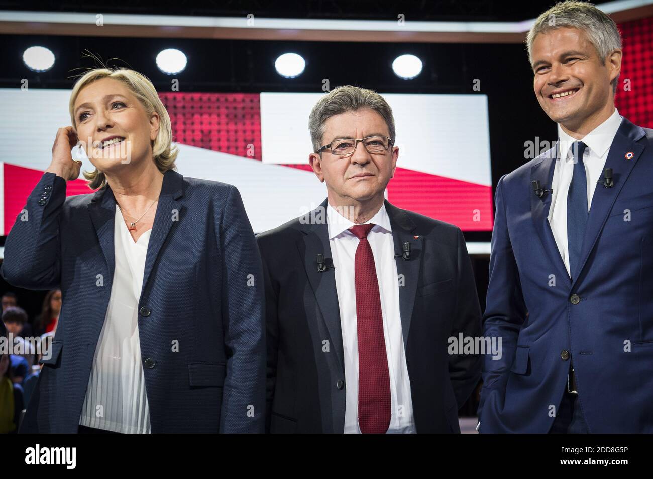 Hommes politiques français - Président du parti d'extrême-droite du Front National (FN) et député du Parlement Marine le Pen, députée française et chef du parti de gauche 'la France insoumettre' Jean-Luc Melenson et chef du parti d'opposition français à droite les Républicains (LR) Laurent Wauquiez pose à Saint-Cloud le 17 mai 2018, Avant un débat politique organisé par la chaîne de télévision France 2. Photo par ELIOT BLONDT/ABACAPRESS.COM Banque D'Images