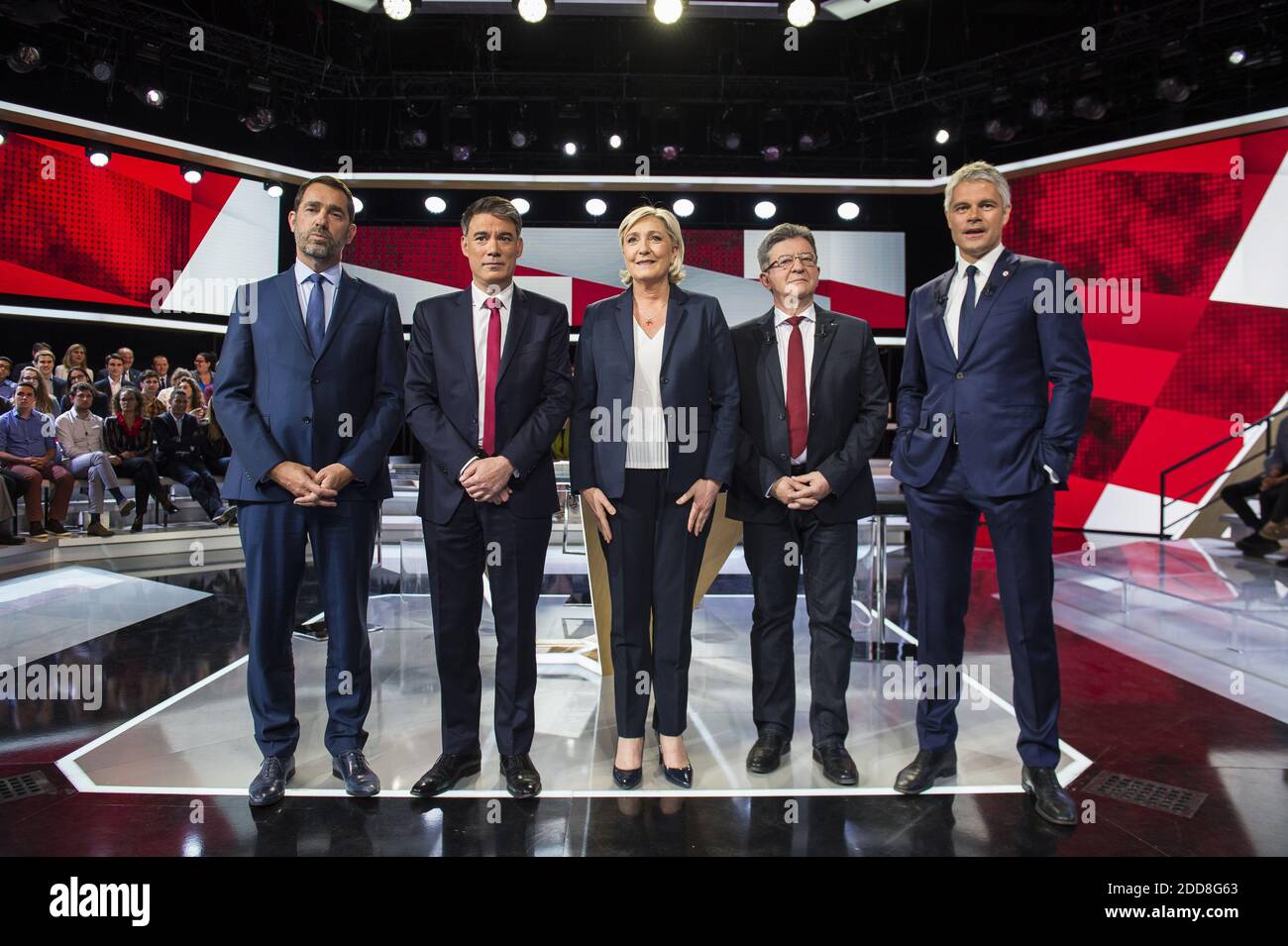 Hommes politiques français - Premier ministre français pour les relations avec le Parlement Christophe Castaner, Secrétaire général du Parti socialiste français (PS) Olivier Faure, Président du parti d'extrême-droite Front National (FN) et membre du Parlement Marine le Pen, Le député français et chef du parti de gauche 'la France insoumettre' Jean-Luc Melenson et chef du parti d'opposition français à droite les Républicains (LR) Laurent Wauquiez posent à Saint-Cloud le 17 mai 2018, avant un débat politique organisé par la chaîne de télévision France 2. Photo par ELIOT BLONDT/ABACAPRESS.COM Banque D'Images