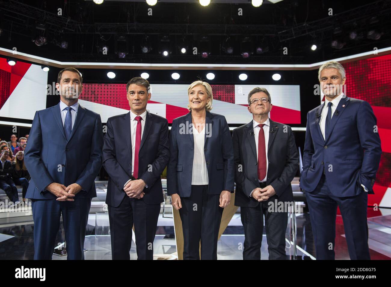 Hommes politiques français - Premier ministre français pour les relations avec le Parlement Christophe Castaner, Secrétaire général du Parti socialiste français (PS) Olivier Faure, Président du parti d'extrême-droite Front National (FN) et membre du Parlement Marine le Pen, Le député français et chef du parti de gauche 'la France insoumettre' Jean-Luc Melenson et chef du parti d'opposition français à droite les Républicains (LR) Laurent Wauquiez posent à Saint-Cloud le 17 mai 2018, avant un débat politique organisé par la chaîne de télévision France 2. Photo par ELIOT BLONDT/ABACAPRESS.COM Banque D'Images