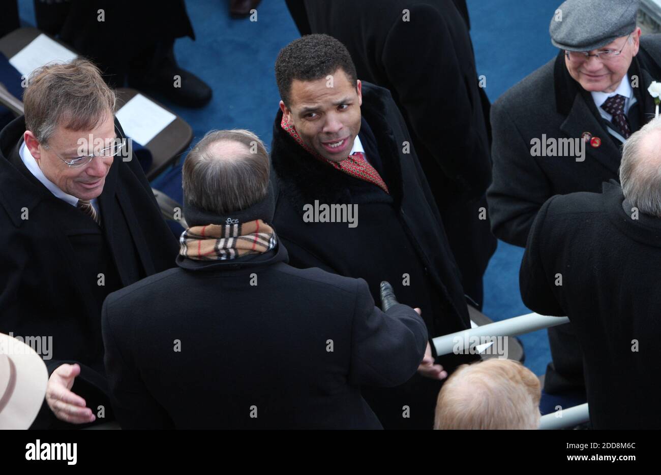 PAS DE FILM, PAS DE VIDÉO, PAS de TV, PAS DE DOCUMENTAIRE - Représentante Jesse Jackson Jr. (D-Ill.), centre, arrive pour l'inauguration de Barack Obama comme le 44e président américain au Capitole des États-Unis à Washington, D.C., Etats-Unis, le mardi 20 janvier 2009. Photo de Nancy Stone/Chicago Tribune/MCT/ABACAPRESS.COM Banque D'Images