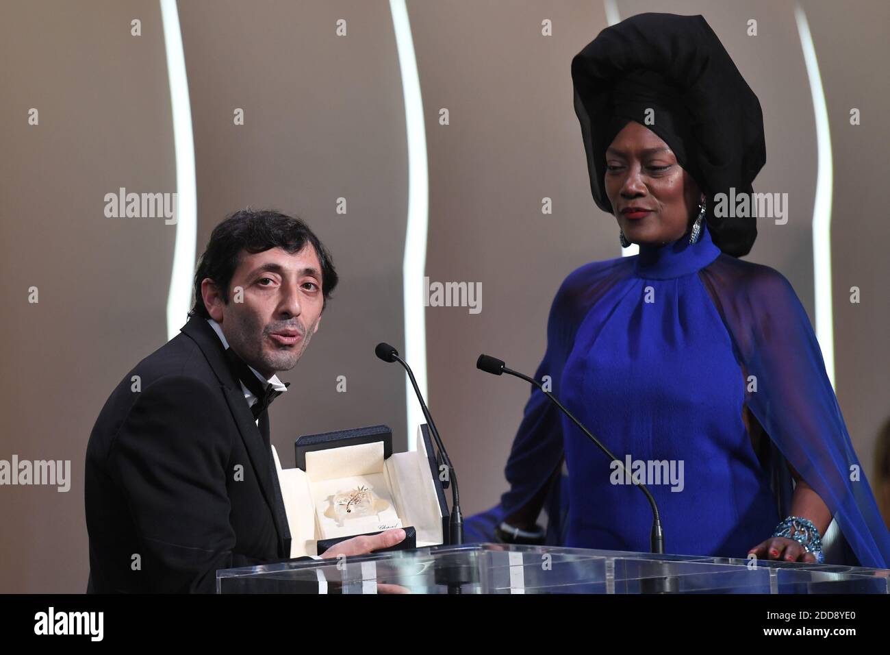 L'acteur Marcello fonte reçoit le prix du meilleur acteur pour son rôle ...