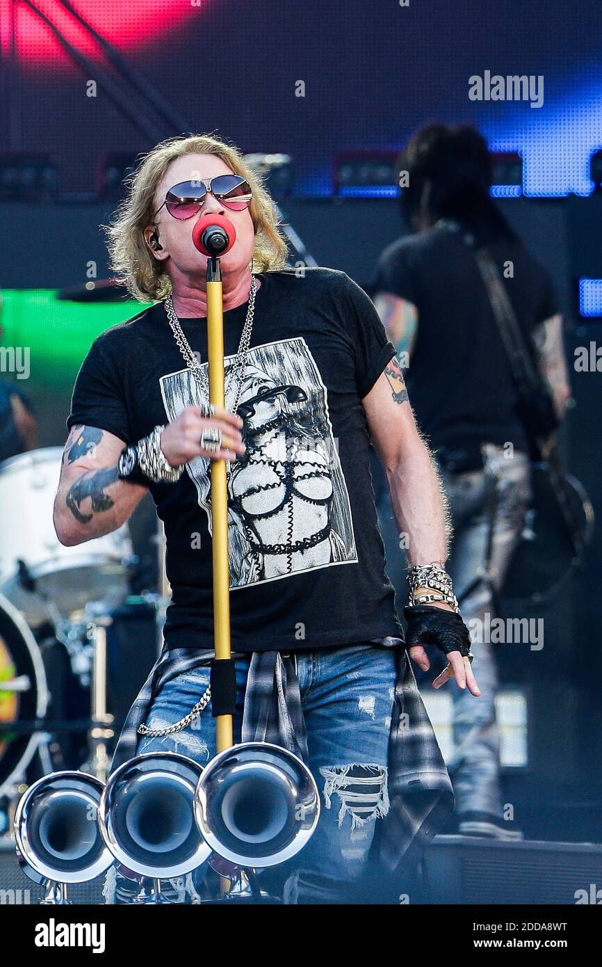 Le chanteur de Guns N' Roses Axel Rose se produit en direct au stade Matmut dans le cadre de sa tournée mondiale à Bordeaux, France, le 26 juin 2018. Photo de Thibaud Moritz/ABACAPRESS.COM Banque D'Images