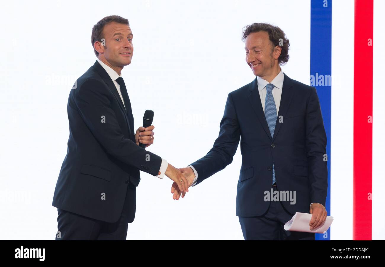 Le président français Emmanuel Macron et son conseiller spécial culturel et animateur de télévision français Stephane Bern en compagnie de Brigitte Macron et de la ministre française de la Culture et de la communication Françoise Nyssen assistent à une conférence pour présenter un plan de préservation des sites d'héritage à l'Elysée à Paris, en France, le 31 mai 2018. Photo de Jacques witt/pool/ABACAPRESS.COM Banque D'Images
