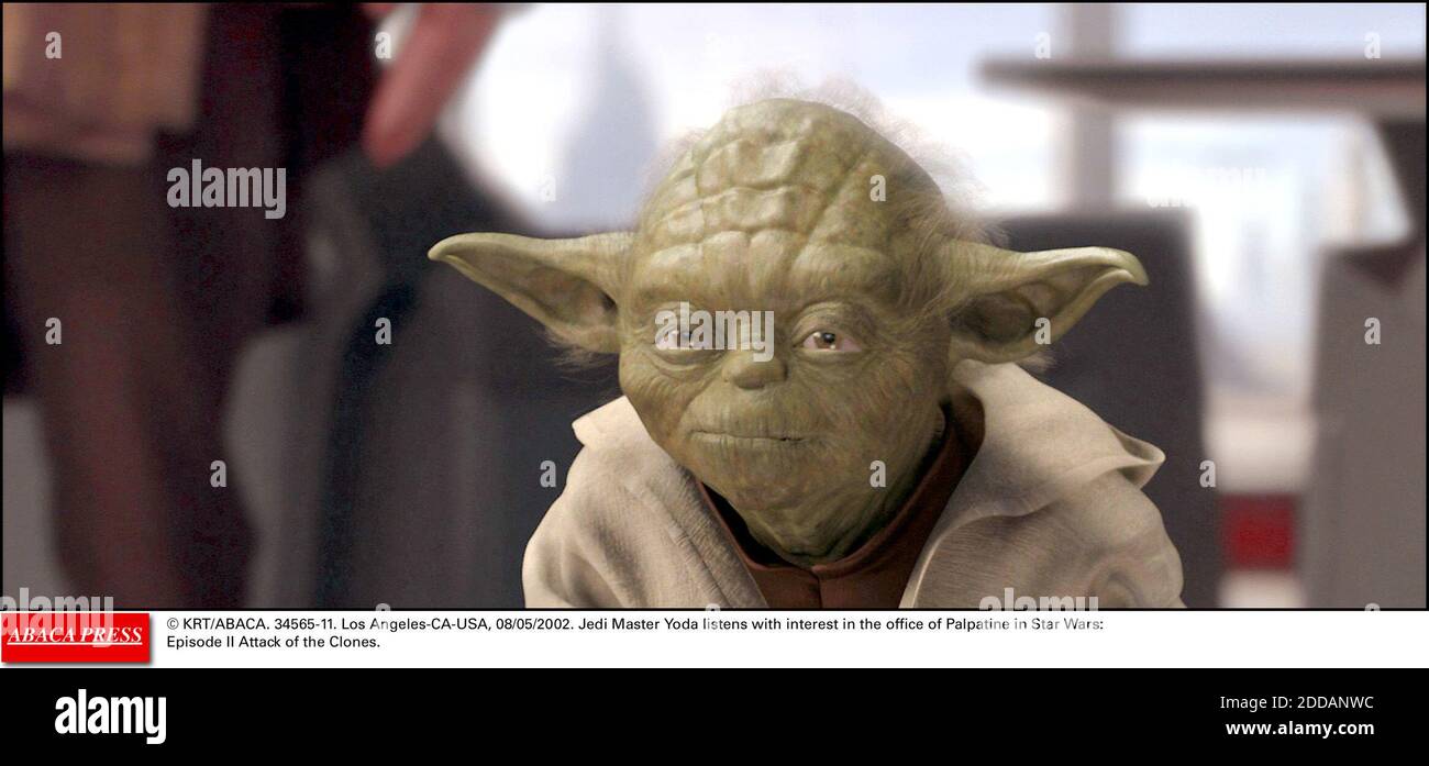 PAS DE FILM, PAS DE VIDÉO, PAS DE TV, PAS DE DOCUMENTAIRE - © KRT/ABACA. 34565-11. Los Angeles-CA-USA, 08/05/2002. Jedi Maître Yoda écoute avec intérêt le bureau de Palpatine dans Star Wars: Épisode II attaque des clones. Banque D'Images