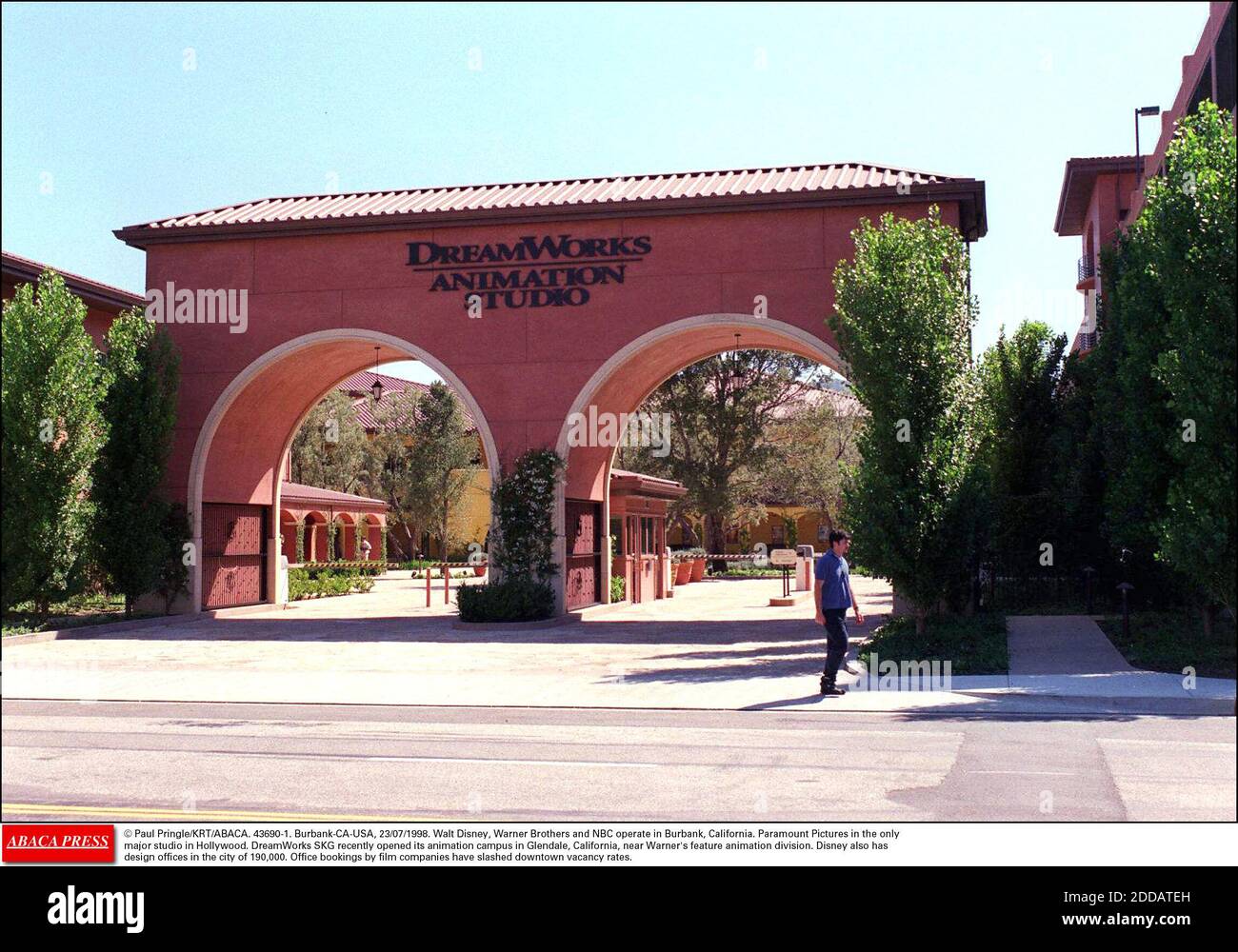 PAS DE FILM, PAS DE VIDÉO, PAS DE TV, PAS DE DOCUMENTAIRE - © PAUL PRINGLE/KRT/ABACA. 43690-1. Burbank-CA-USA, 23/07/1998. Walt Disney, Warner Brothers et NBC opèrent à Burbank, en Californie. Paramount Pictures dans le plus grand studio d'Hollywood. DreamWorks SKG a récemment ouvert son campus d'animation à Glendale, en C. Banque D'Images