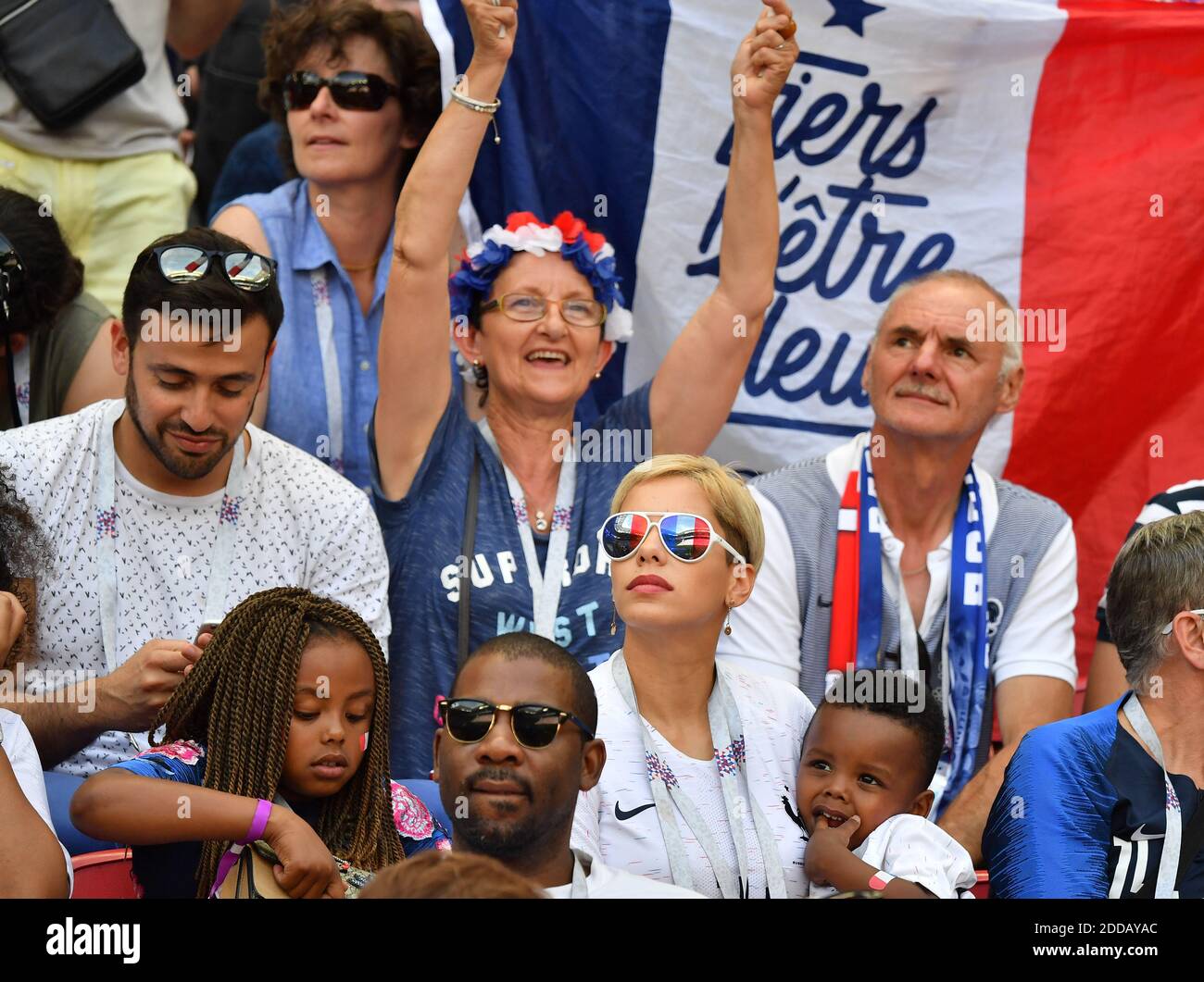 Isabelle Matuidi avec son fils lors de la coupe du monde 2018, France contre Argentine au stade Kazan Arena de Kazan, Russie, le 30 juin 2018. Photo de Christian Liewig/ABACAPRESS.COM Banque D'Images