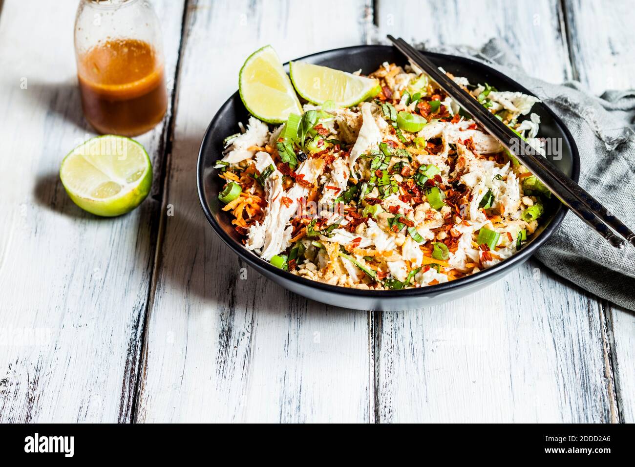 Salade de poulet de style vietnamien au chou râpé Banque D'Images