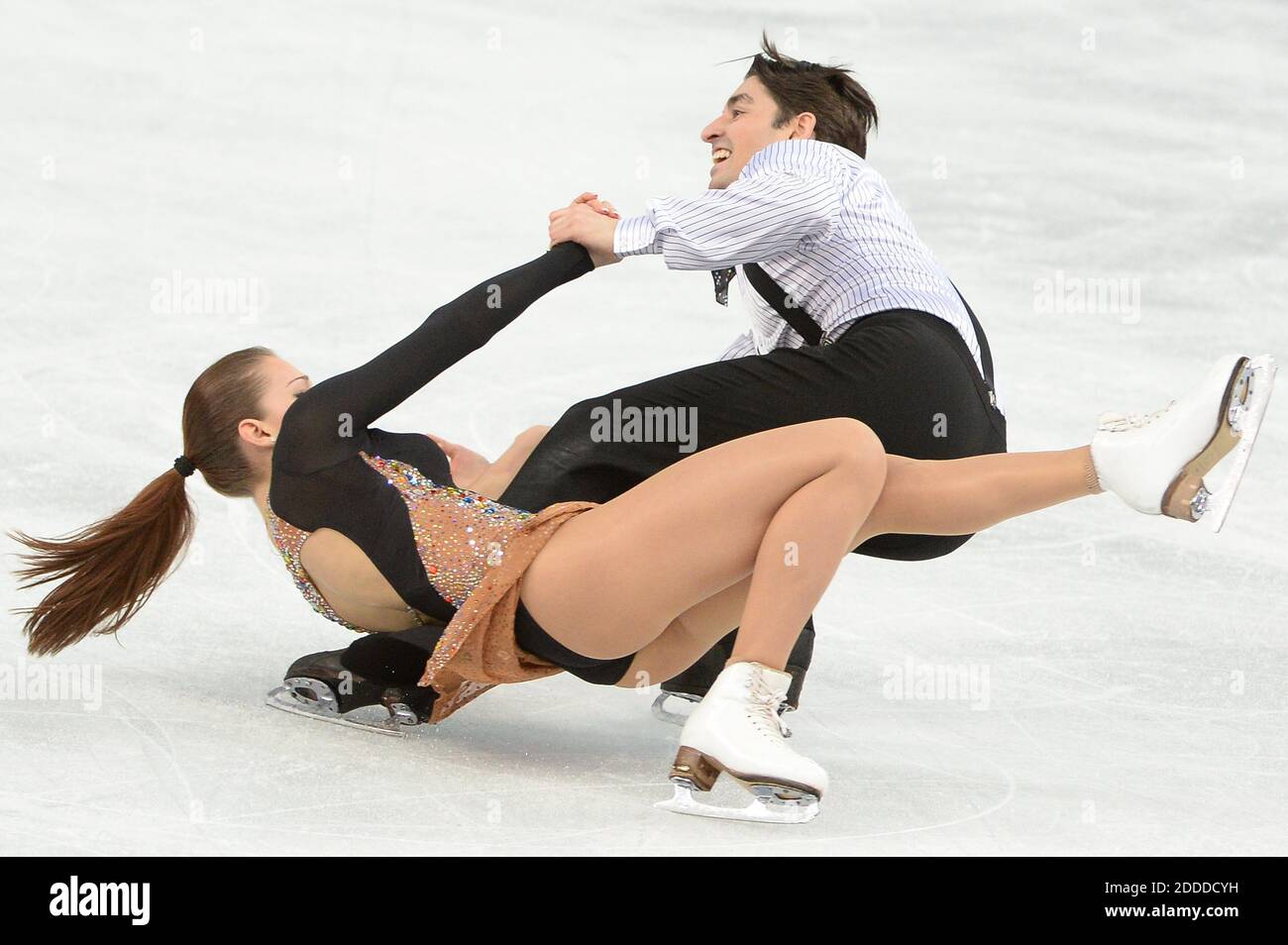 PAS DE FILM, PAS DE VIDÉO, PAS de TV, PAS DE DOCUMENTAIRE - Alisa Agafonova et Alper UCAR de Turquie exécutent leur programme court de danse sur glace au Palais de patinage d'Iceberg pendant les Jeux Olympiques d'hiver à Sotchi, Russie, le 16 février 2014. Photo de Chuck Myers/MCT/ABACAPRESS.COM Banque D'Images