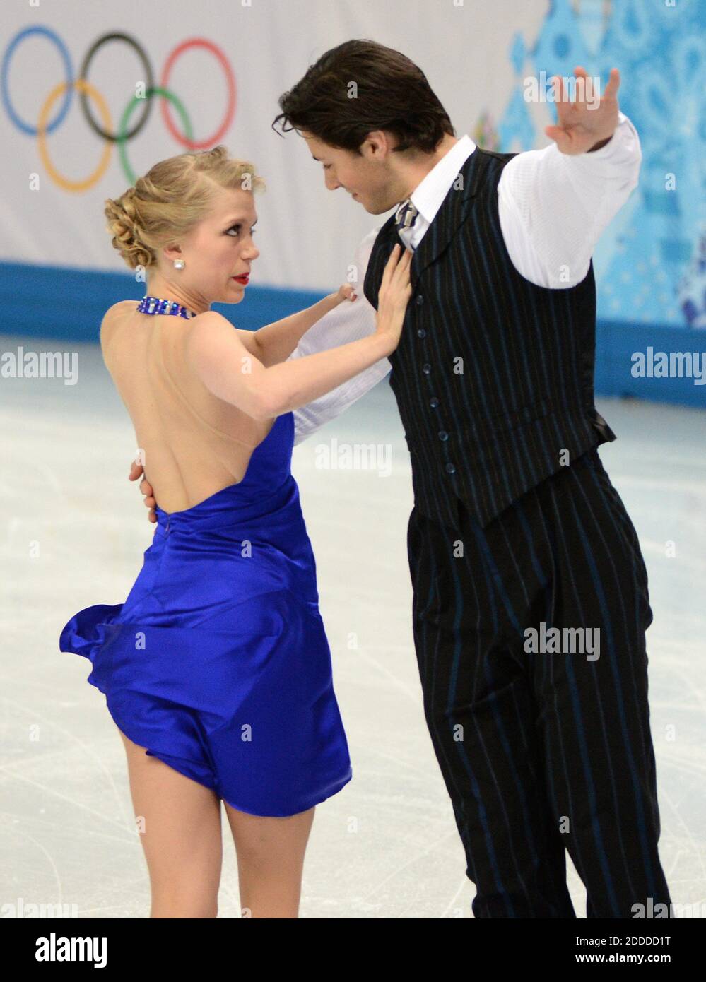 PAS DE FILM, PAS DE VIDÉO, PAS de télévision, PAS DE DOCUMENTAIRE - Kaitlyn Weaver et Andrew Poje du Canada effectuent leur petite danse lors de la compétition de patinage artistique sur glace au Palais de patinage d'Iceberg pendant les Jeux olympiques d'hiver de Sotchi, en Russie, le 16 février 2014. Photo de Chuck Myers/MCT/ABACAPRESS.COM Banque D'Images