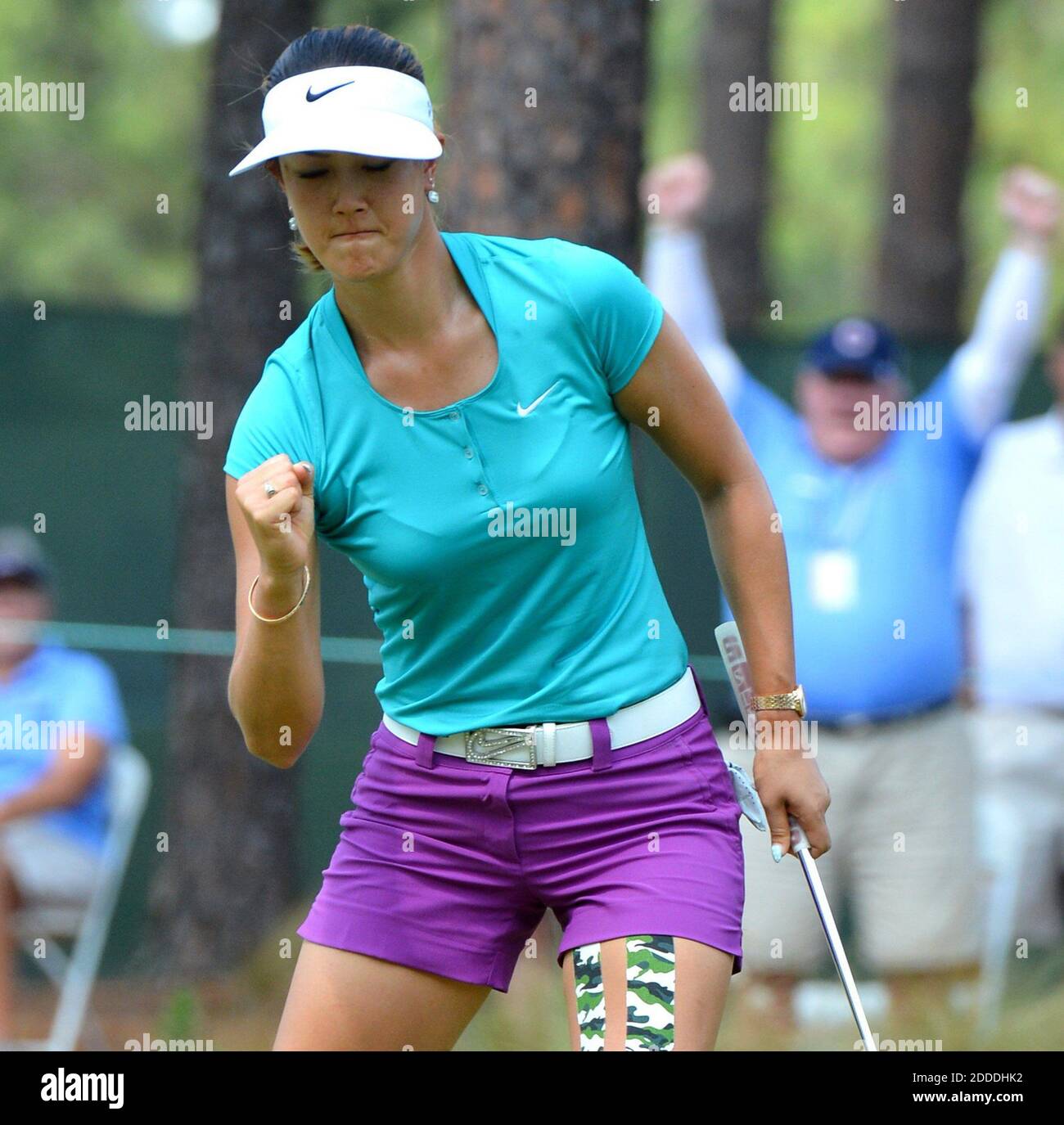 PAS DE FILM, PAS DE VIDÉO, PAS de TV, PAS DE DOCUMENTAIRE - Michelle Wie réagit après avoir été aigue sur le dixième trou lors de la dernière ronde de l'US Women's Open à Pinehurst No. 2 à Pinehurst, NC, USA le 22 juin 2014. Photo par Chuck Liddy/Raleigh News & observer/MCT/ABACAPRESS.COM Banque D'Images