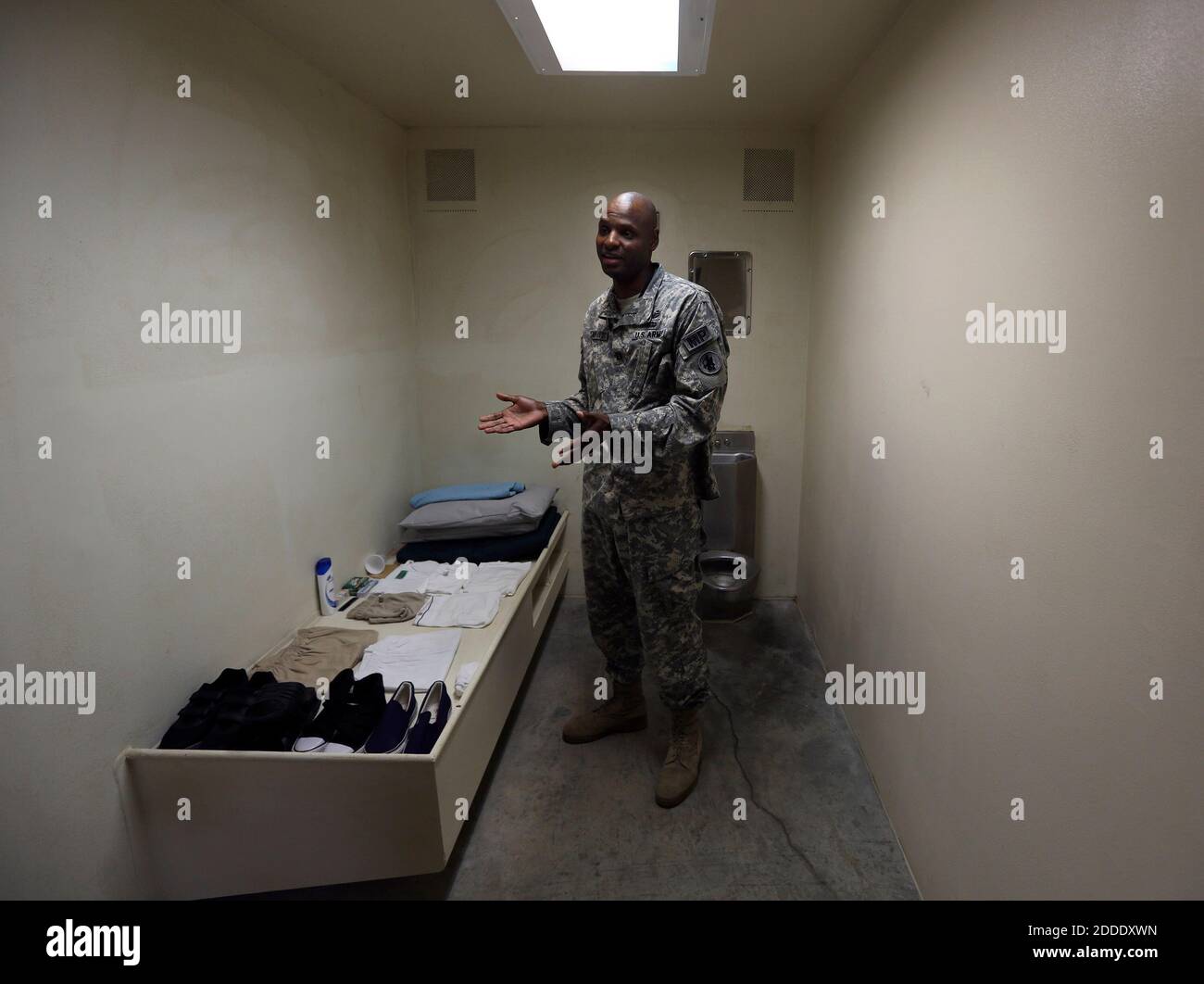 Tv in prison cell Banque de photographies et d’images à haute