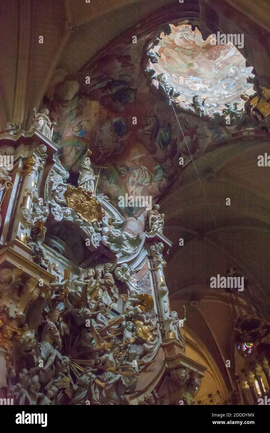 El Transparente est un retable baroque dans le ambulatoire de la cathédrale de Tolède, en Espagne Banque D'Images El Transparente est un retable baroque dans le ambulatoire de la cathédrale de Tolède, en Espagne Banque D'Images