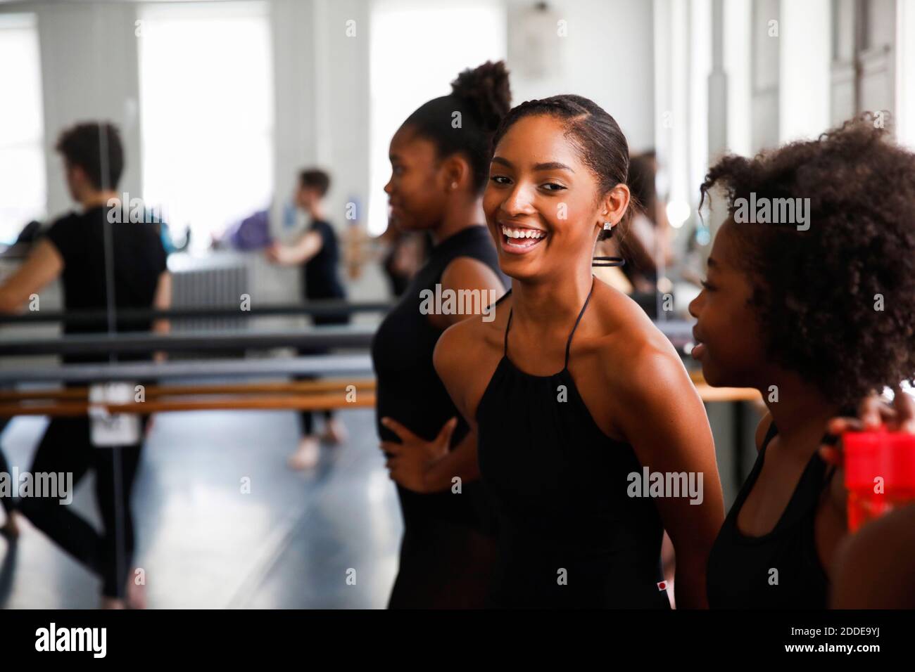 PAS DE FILM, PAS DE VIDÉO, PAS de TV, PAS DE DOCUMENTAIRE - Sydni Dion Bennett, 16 ans, est le premier afro-américain à gagner Miss Illinois Teen USA. Elle est dans le programme de danse à la Chicago Academy for the Arts. Chicago, il, USA, le 27 septembre 2017. Photo de Jose M. Osorio/Chicago Tribune/TNS/ABACAPRESS.COM Banque D'Images