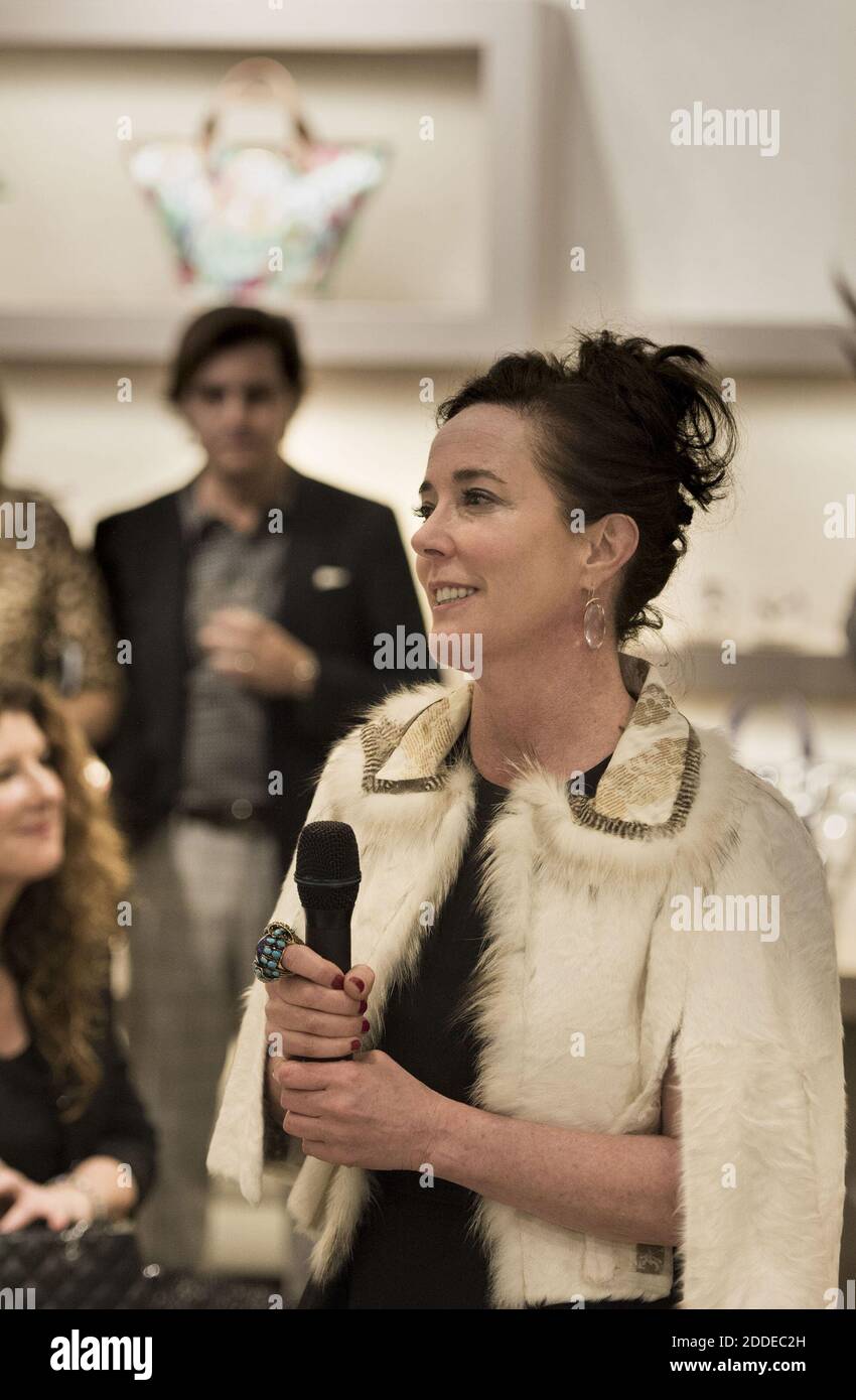 PAS DE FILM, PAS DE VIDÉO, PAS de TV, PAS DE DOCUMENTAIRE - le concepteur Kate Spade est mort à 55 ans. Kate Spade a été trouvée morte dans un suicide apparent le 5 juin 2018 - Kate Spade parle à la foule lors d'un événement à Hall's on Grand à Crown Center Plaza le mercredi 9 mars 2016 à Kansas City, Mo, États-Unis. Photo de Shane Keyser/Kansas City Star/TNS/ABACAPRESS.COM Banque D'Images