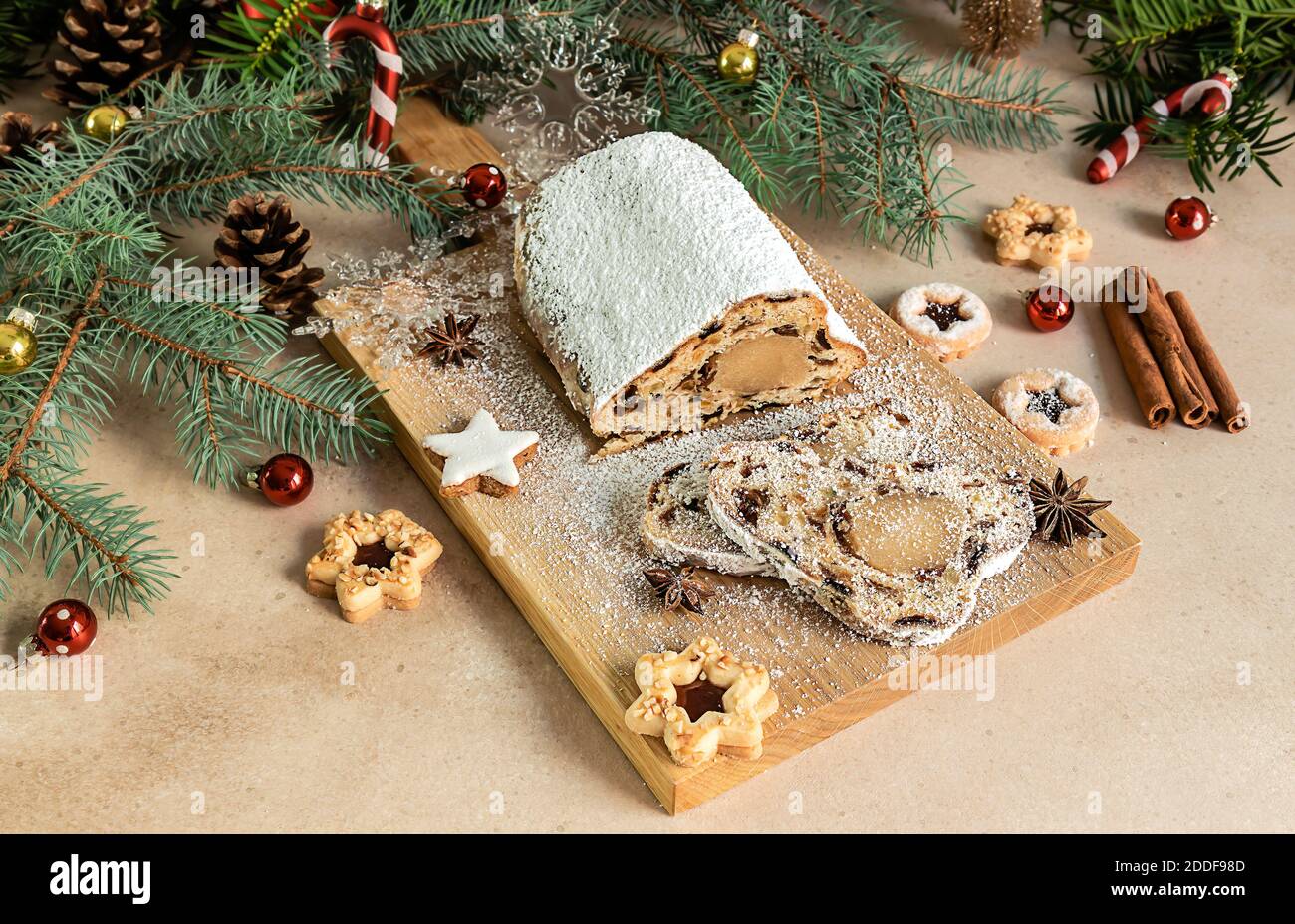 Le massepain allemand traditionnel Stollen Banque D'Images