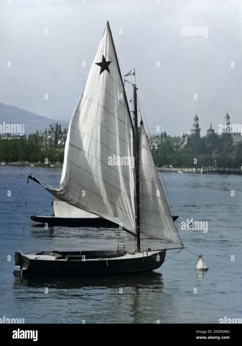 Segelboot Ein auf dem Zürichsee à Zürich, Schweiz 1930er Jahre. Un ...