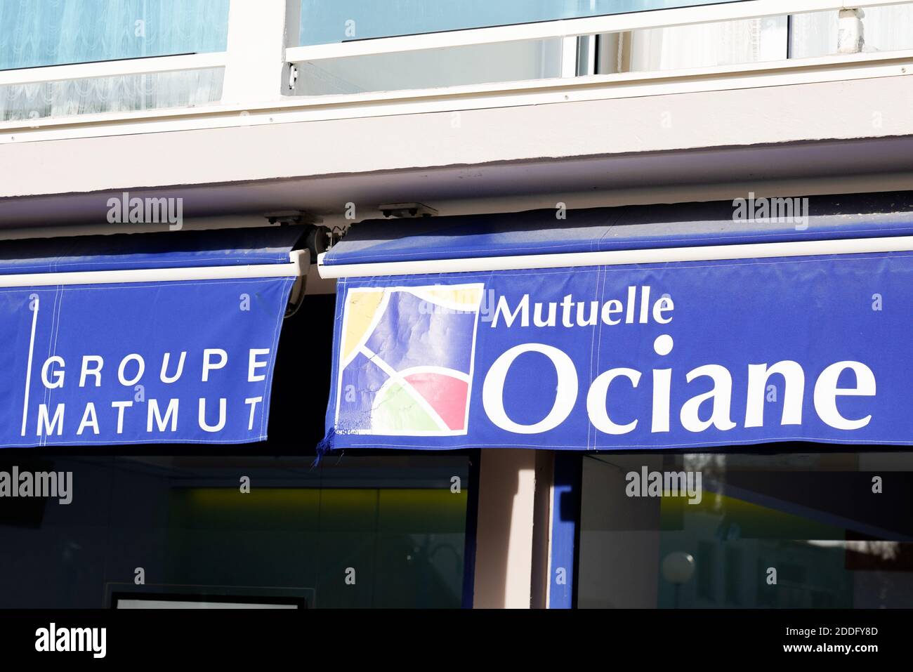 Bordeaux , Aquitaine / France - 11 08 2020 : Mutuelle Ociane signe et texte logo de l'agence mutuelle française du groupe OG matmut Banque D'Images