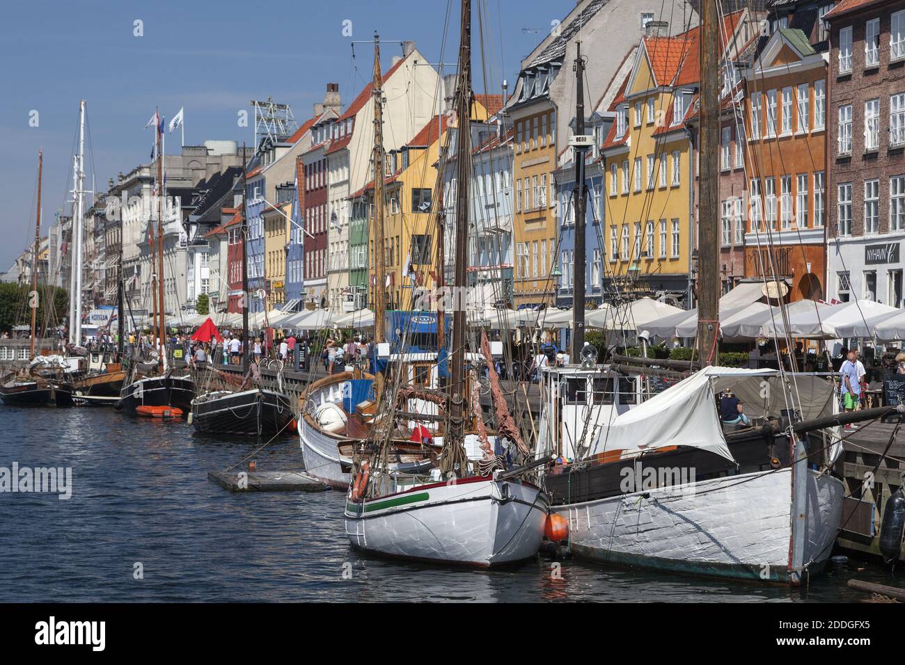 Géographie / Voyage, Danemark, Copenhague, voilier sur le canal de Nyhavn à Copenhague, Additional-Rights-Clearance-Info-not-available Banque D'Images