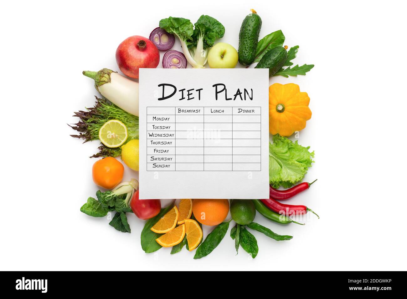Tableau et composition du plan de régime hebdomadaire avec légumes frais Arrière-plan blanc Banque D'Images