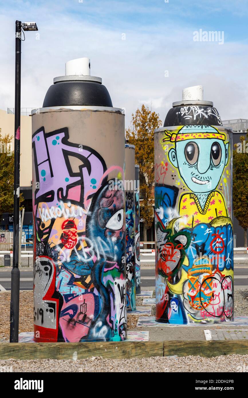 Des canettes géantes en tant qu'installation d'art de rue à Christchurch, Nouvelle-Zélande. Banque D'Images