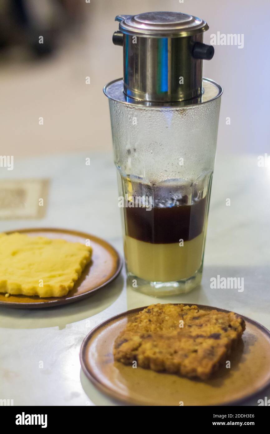 Café vietnamien dans un restaurant local de style vietnamien à Palawan, Philippines Banque D'Images