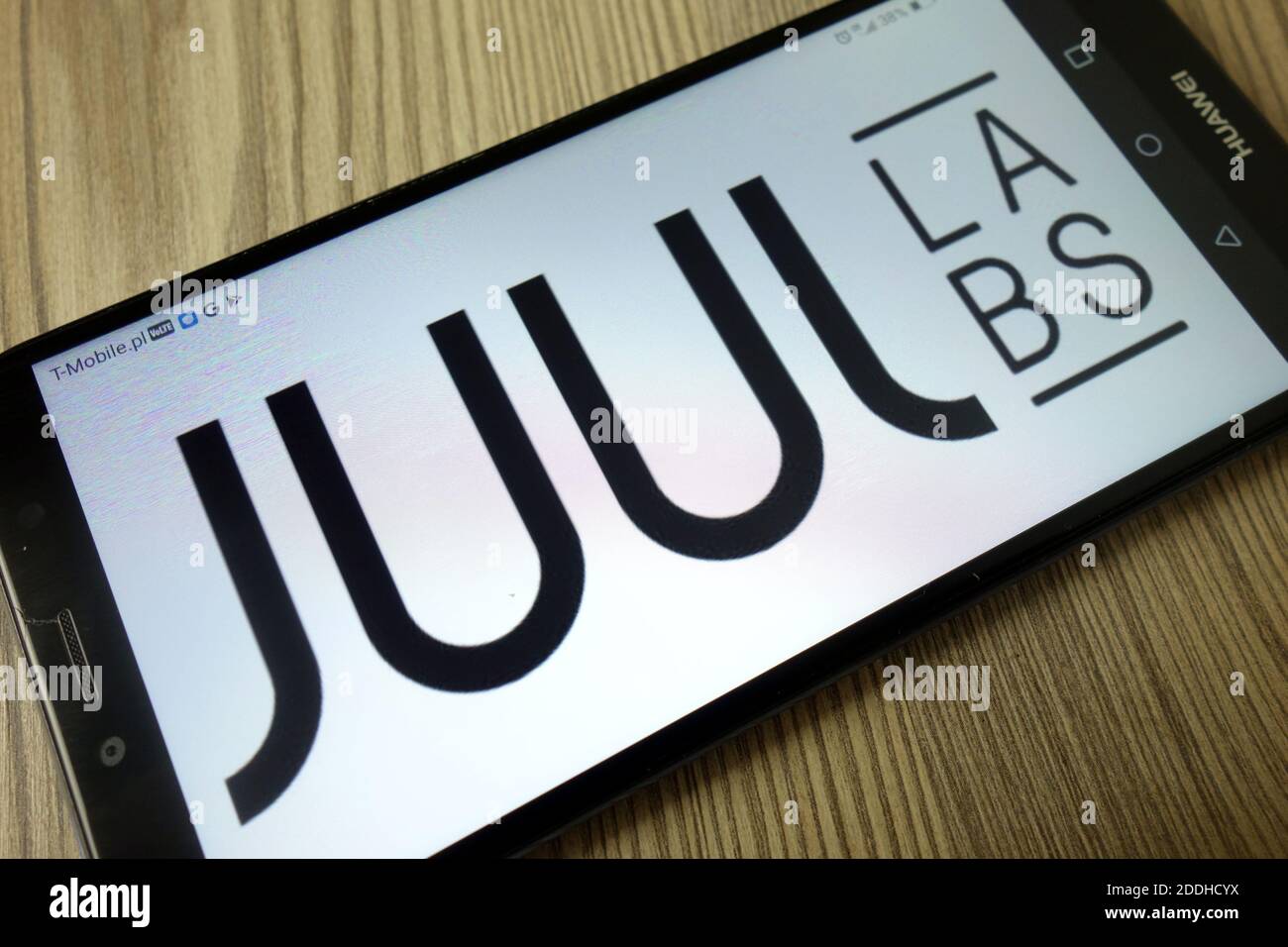 KONSKIE, POLOGNE - 21 décembre 2019 : logo Juul Labs Inc affiché sur le téléphone mobile Banque D'Images