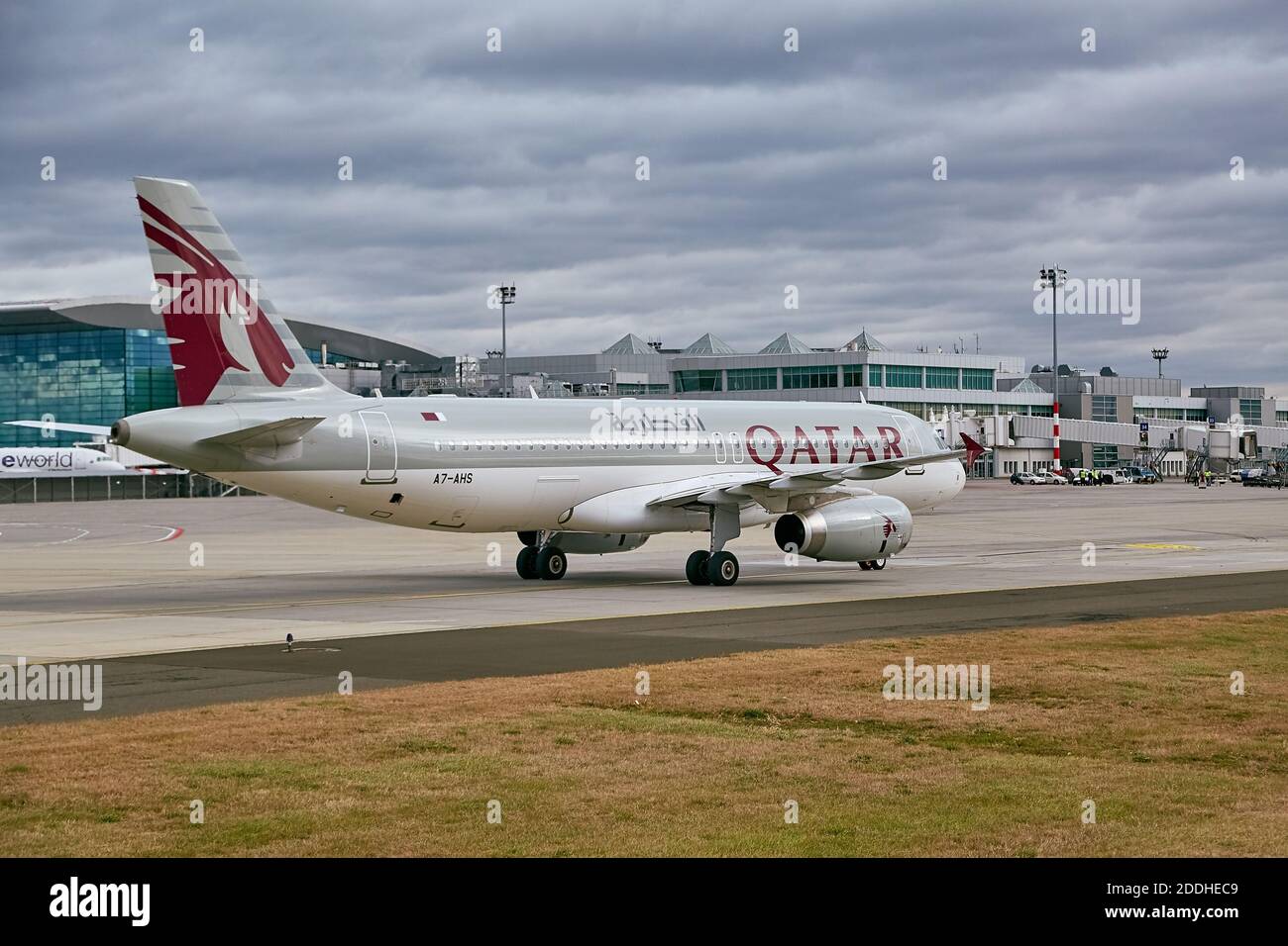 Le roulage à l'aéroport à l'avion Banque D'Images