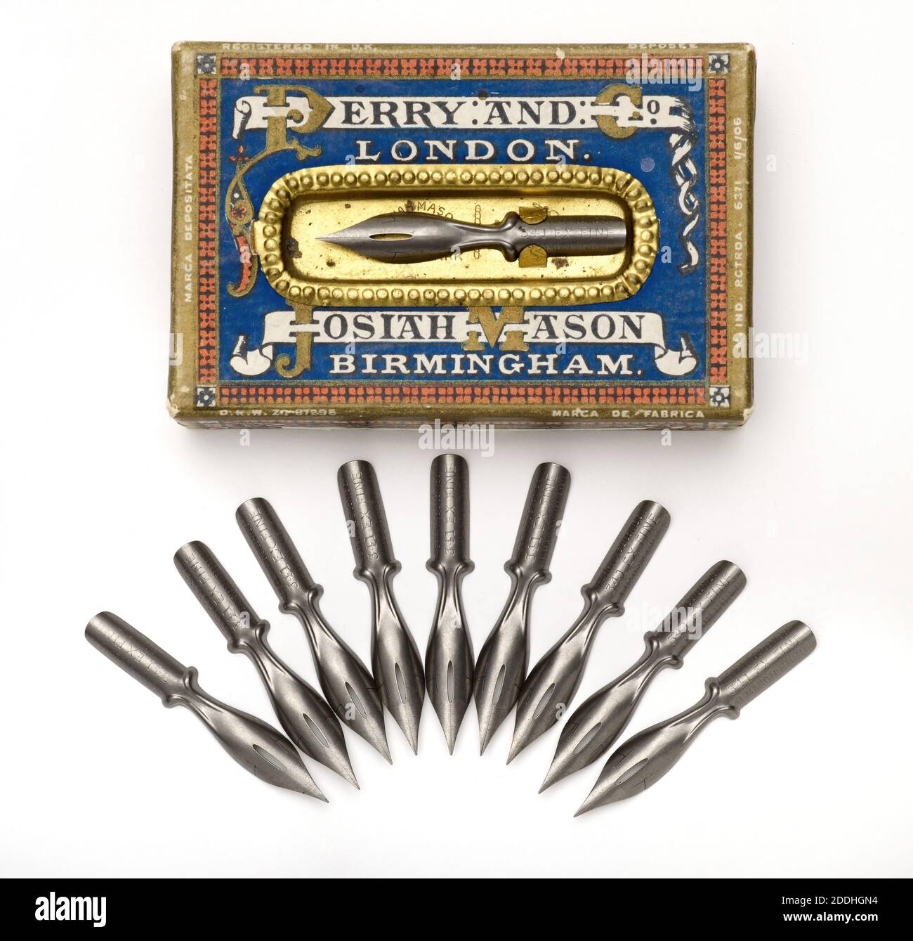 Pointes de plume de Box of Perry pointes de plume Fabricant: Josiah Mason, de boîte de carte contenant 50 pointes de plume, histoire sociale, Science et Industrie, Fabricants, écriture, Calligraphie, Métal, Birmingham histoire, Pen Banque D'Images