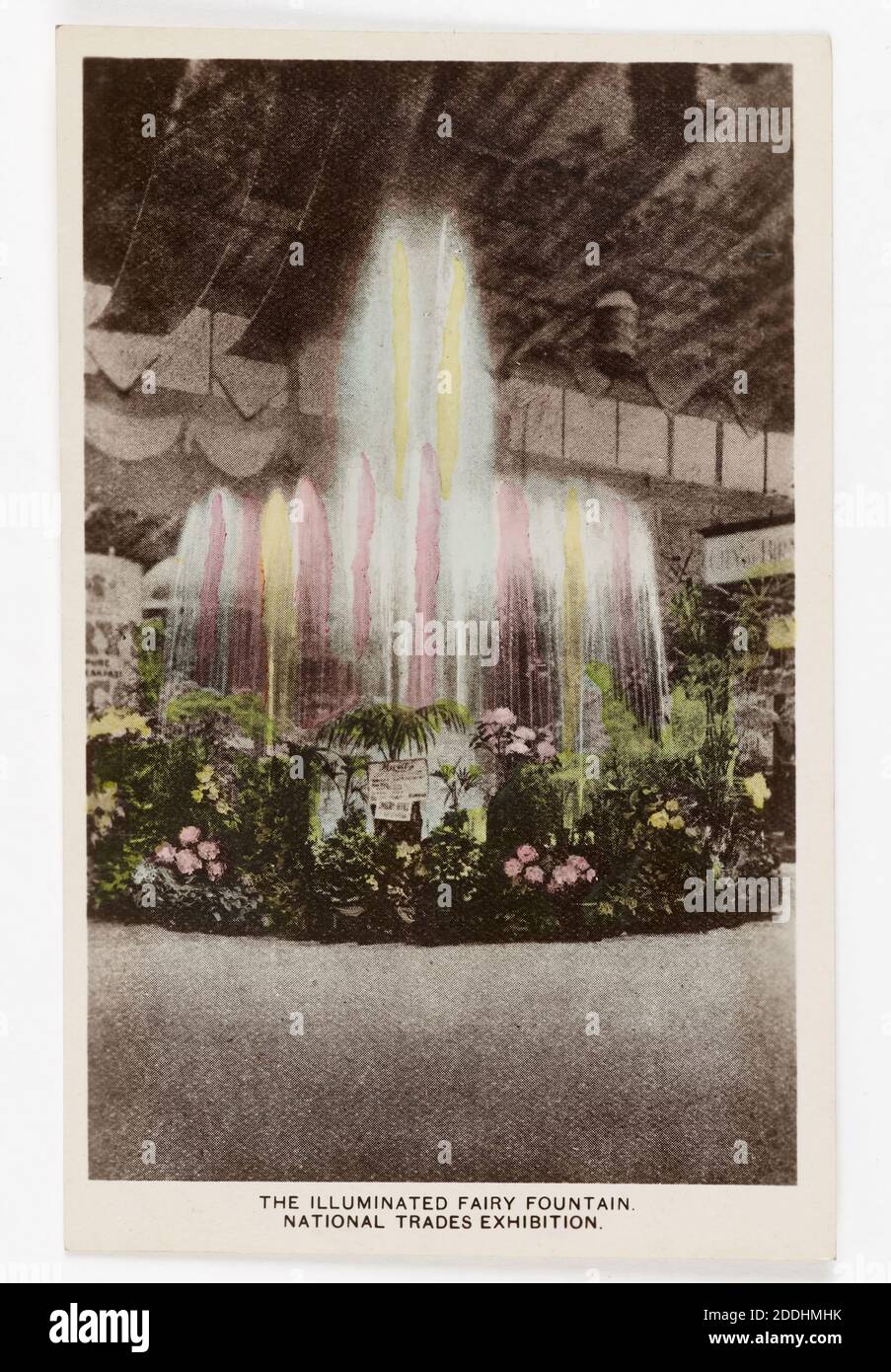 Carte postale, Fontaine de fées illuminée, exposition nationale des métiers vues topographiques, histoire sociale, Fabricants, jardin, Fontaine, histoire de Birmingham, Tinée à la main, histoire sociale, loisirs et loisirs Banque D'Images