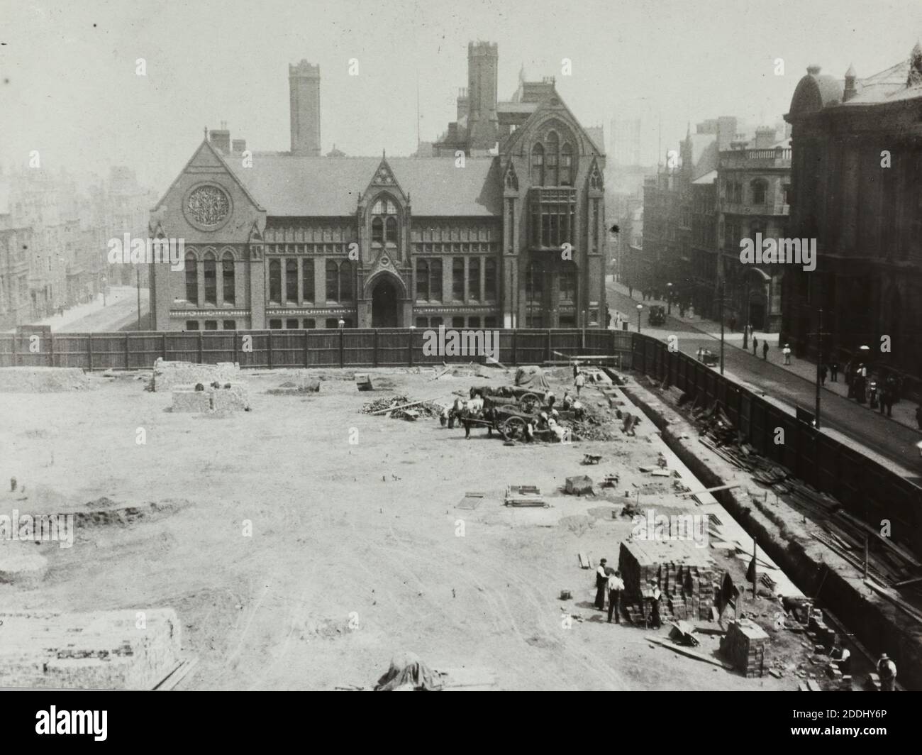 Coin de Margaret Street et Edmund Street, Birmingham, en préparation pour la construction de Gas Hall, début du XXe siècle., Birmingham School of Art, Architecture, Construction Banque D'Images