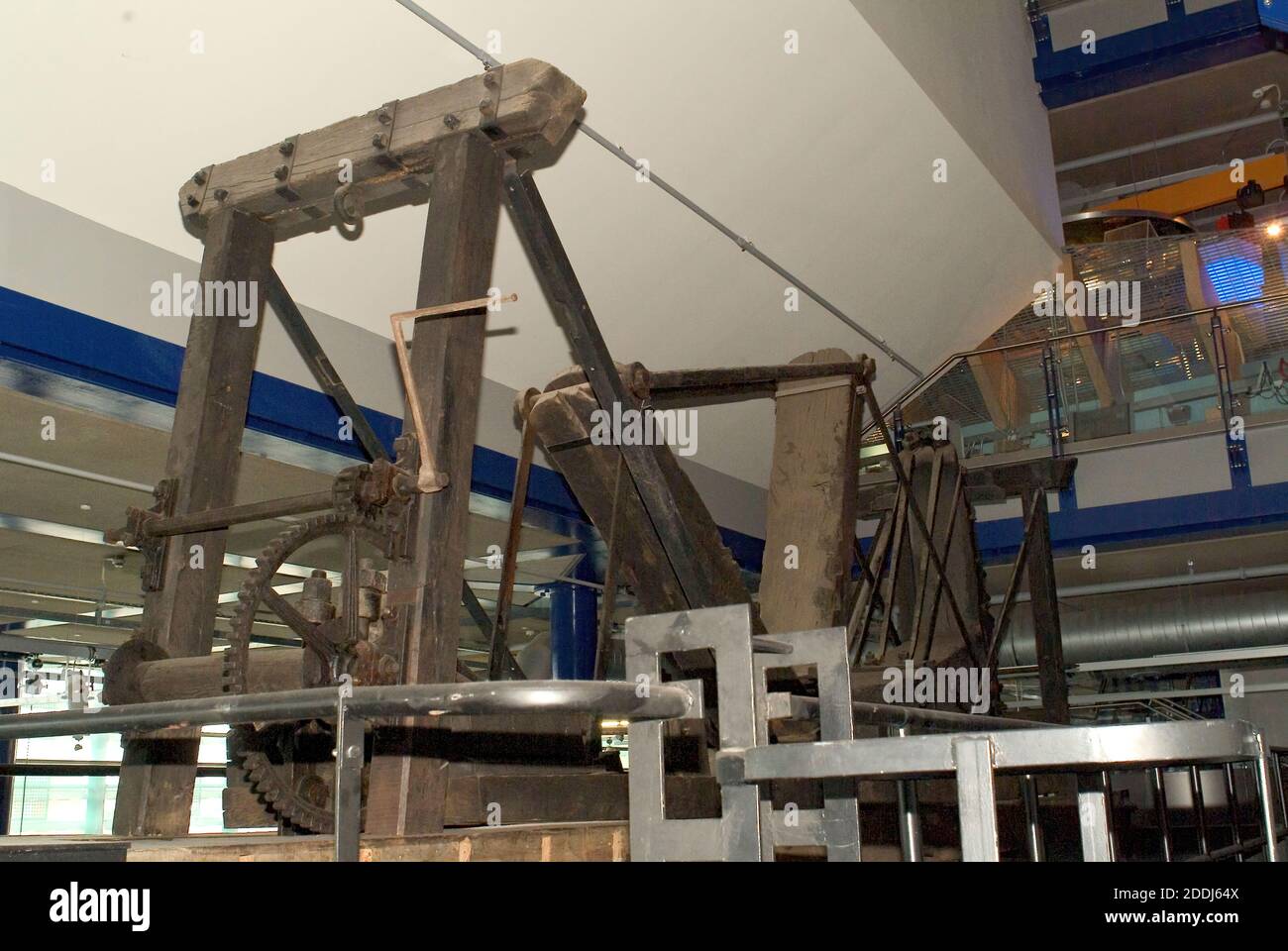 Old Smethwick Canal Pump Engine, 1779 makers : Matthew Boulton et James Watt, le moteur Smethwick a été installé près de Birmingham et a été mis en service en mai 1779. Birmingham Science Museum, c'est le plus vieux moteur à vapeur en service au monde. À l'origine, il s'agissait de l'un des deux moteurs à vapeur utilisés pour pomper l'eau jusqu'au sommet de 491 pieds (150 m) du canal de la BCN Old main Line (canal de Birmingham) à Smethwick, non loin de la Soho Foundry où il a été fabriqué., Science et Industrie, Manufacturers, Engine, Birmingham histoire Banque D'Images