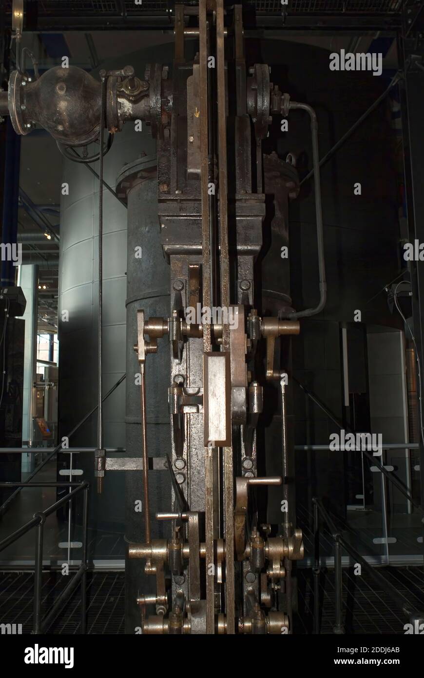 Old Smethwick Canal Pump Engine, 1779 makers : Matthew Boulton et James Watt, le moteur Smethwick a été installé près de Birmingham et a été mis en service en mai 1779. Birmingham Science Museum, c'est le plus vieux moteur à vapeur en service au monde. À l'origine, il s'agissait de l'un des deux moteurs à vapeur utilisés pour pomper l'eau jusqu'au sommet de 491 pieds (150 m) du canal de la BCN Old main Line (canal de Birmingham) à Smethwick, non loin de la Soho Foundry où il a été fabriqué., Science et Industrie, Manufacturers, Engine, Birmingham histoire Banque D'Images