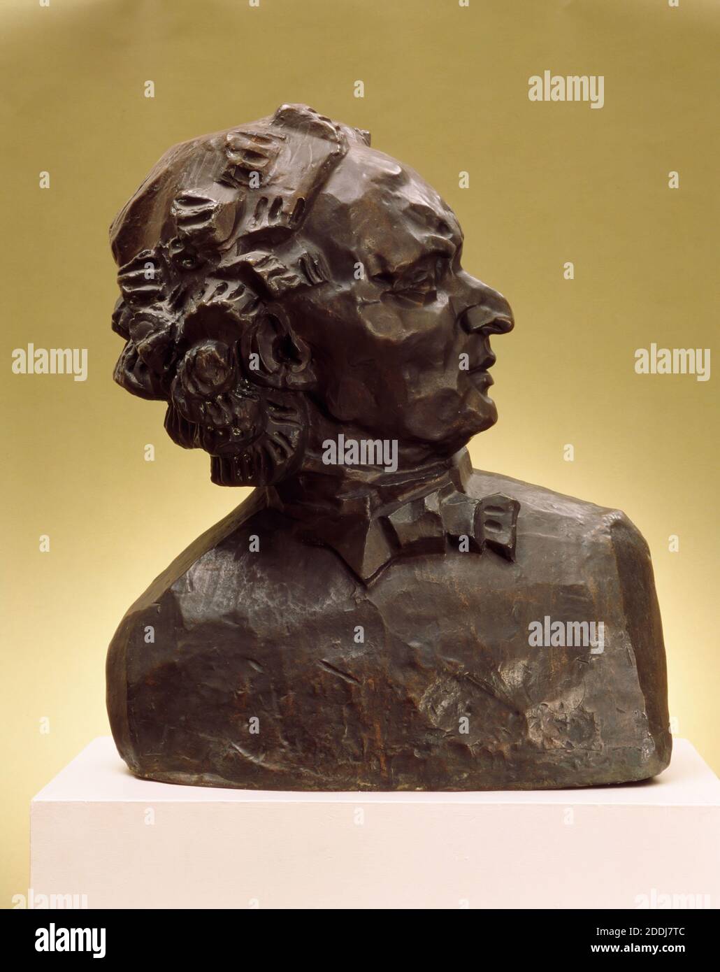 Alfred Wolmark, 1913 Sculpteur : Henri Gaudier Brzeska (d. 1915), le sujet est Alfred Aaron Wolmark (1877-1961), peintre et artiste décoratif., Sculpture, buste, métal, bronze, Homme, artiste Banque D'Images
