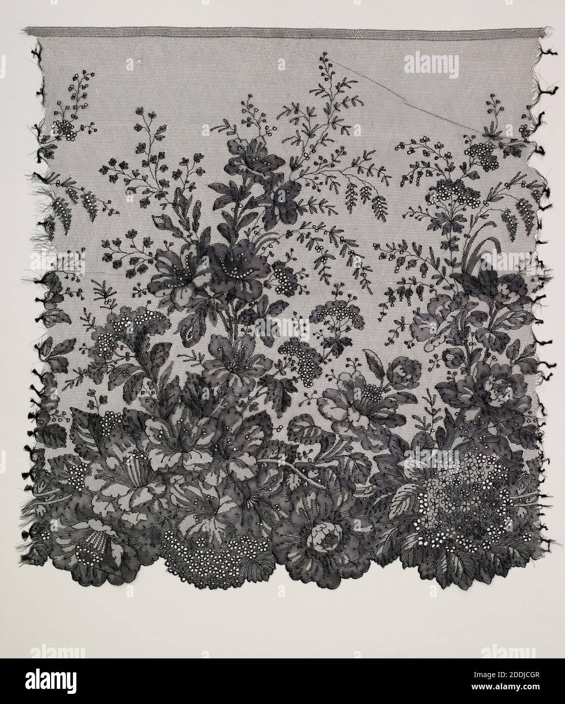 Flounce, dentelle chantilly, début du XXe siècle, Arts appliqués, fleurs, textiles, dentelle Banque D'Images