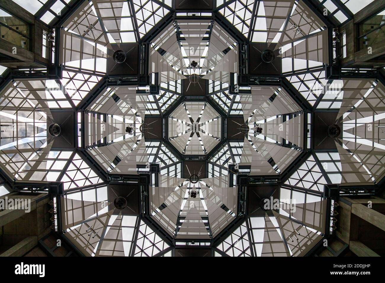 Plafond géométrique en verre et en acier du Musée des beaux-arts du Canada, Ottawa (Ontario) Banque D'Images