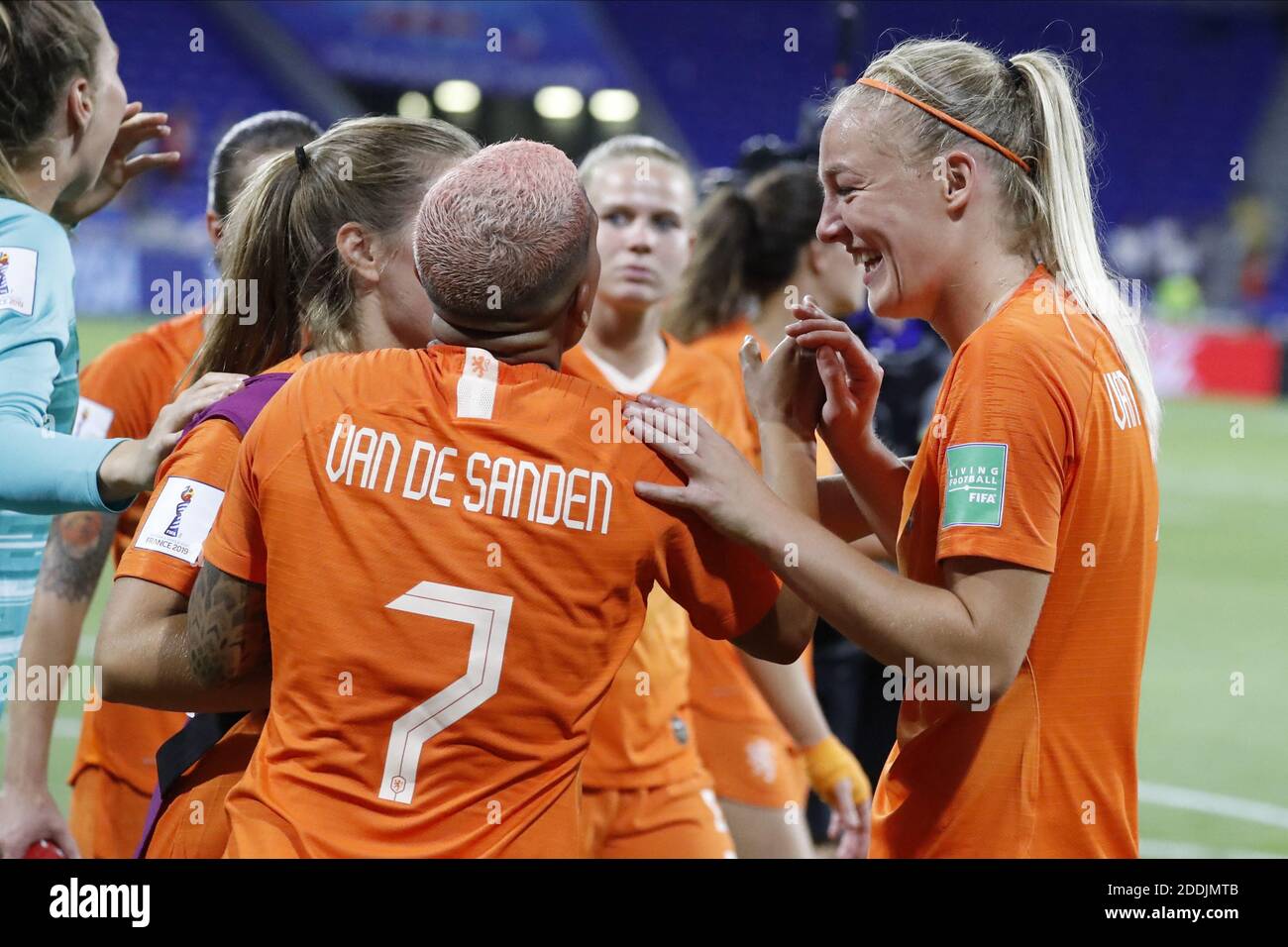 Les coéquipiers des pays-Bas célèbrent à la fin du match final de la coupe du monde de football FIFA Women 2019 1/2, Suède contre pays-Bas, au stade Groupama de Lyon, en France, le 3 juillet 2019. Les pays-Bas ont gagné 1-0. Photo de Henri Szwarc/ABACAPRESS.COM Banque D'Images