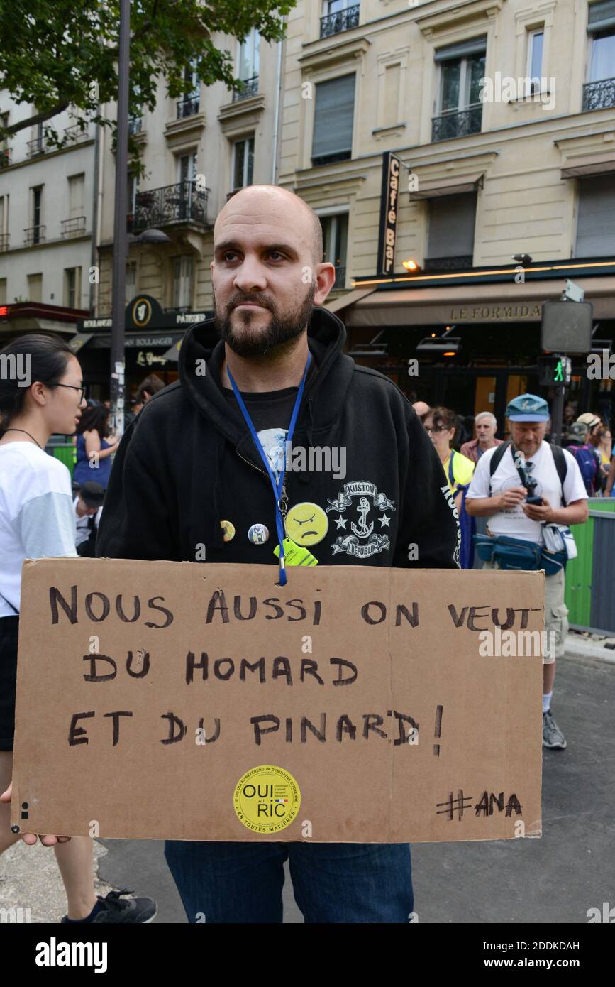 Gilets jaunes dorés acte 35 à Paris, France, le 13 juillet 2019. Photo de  Bouxou Albert /avenir Pictures/ABACAPRESS.COM Photo Stock - Alamy