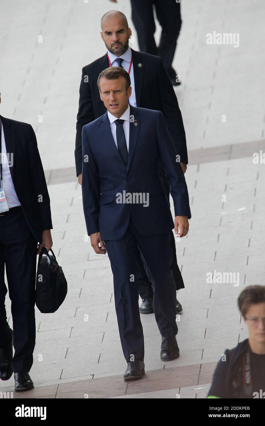 Le président français Emmanuel Macron marche à Biarritz, France, le 26 août 2019, au cours de la 3e journée du sommet du G7. Photo de Thibaud Moritz/ABACAPRESS.COM Banque D'Images