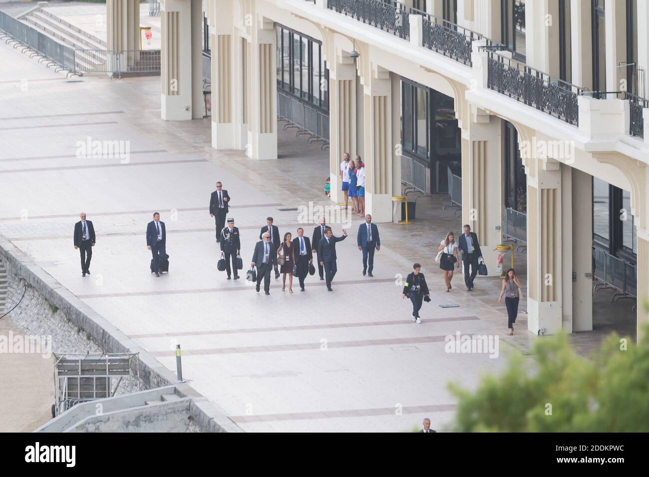 Le président français Emmanuel Macron a marché pendant la réunion du G7. Biarritz, France, le 26 août 2019. Photo de Witt Jacques/Pool/ABACAPRESS.COM Banque D'Images