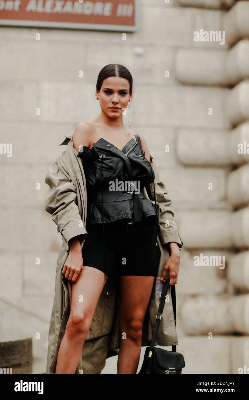 Street style, Nadianna Senki arrivant à Victoria Tomas Printemps-été 2020  prêt-à-porter spectacle, tenu au Faust, Paris, France, le 24 septembre  2019. Photo de Marie-Paola Bertrand-Hillion/ABACAPRESS.COM Photo Stock -  Alamy