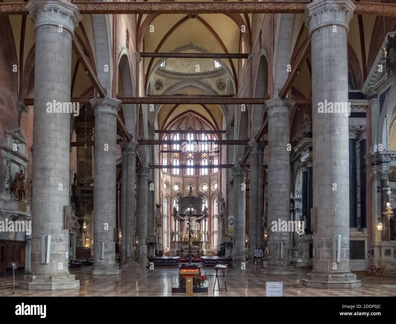 Intérieur de la Basilique dei Santi Giovanni e Paolo - Venise, Vénétie, Italie Banque D'Images