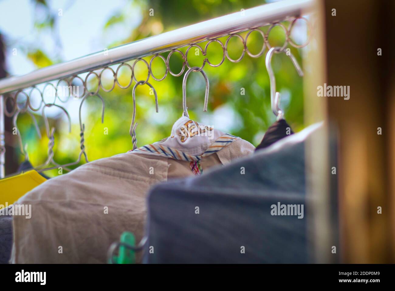 Mes vêtements pendus pour sécher à l'air. Banque D'Images