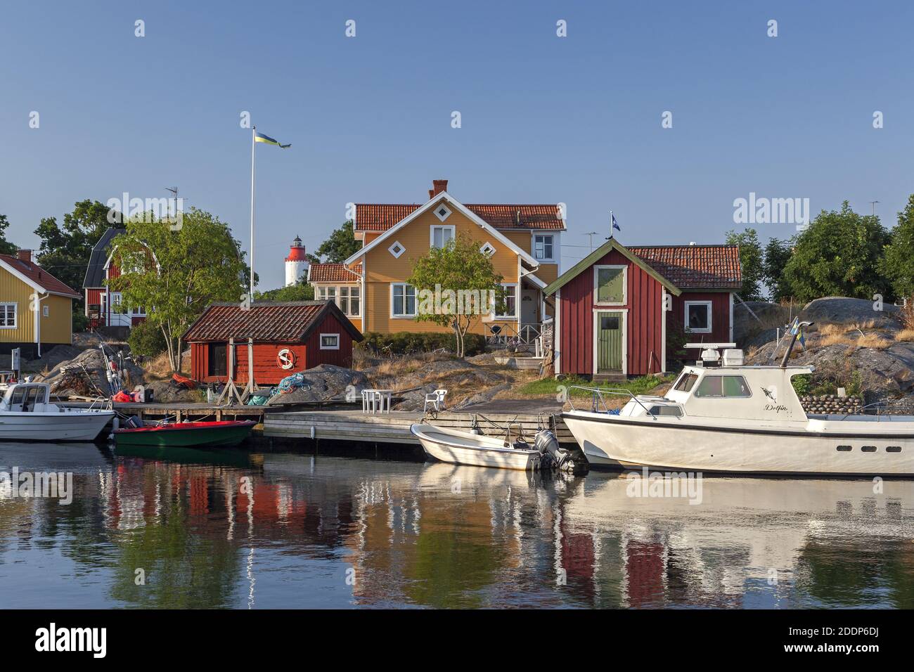 Géographie / Voyage, Suède, Stockholm laen, Nynäshamn, maison jaune sur le port Vaesterhamn poste li, droits-supplémentaires-dégagement-Info-non-disponible Banque D'Images