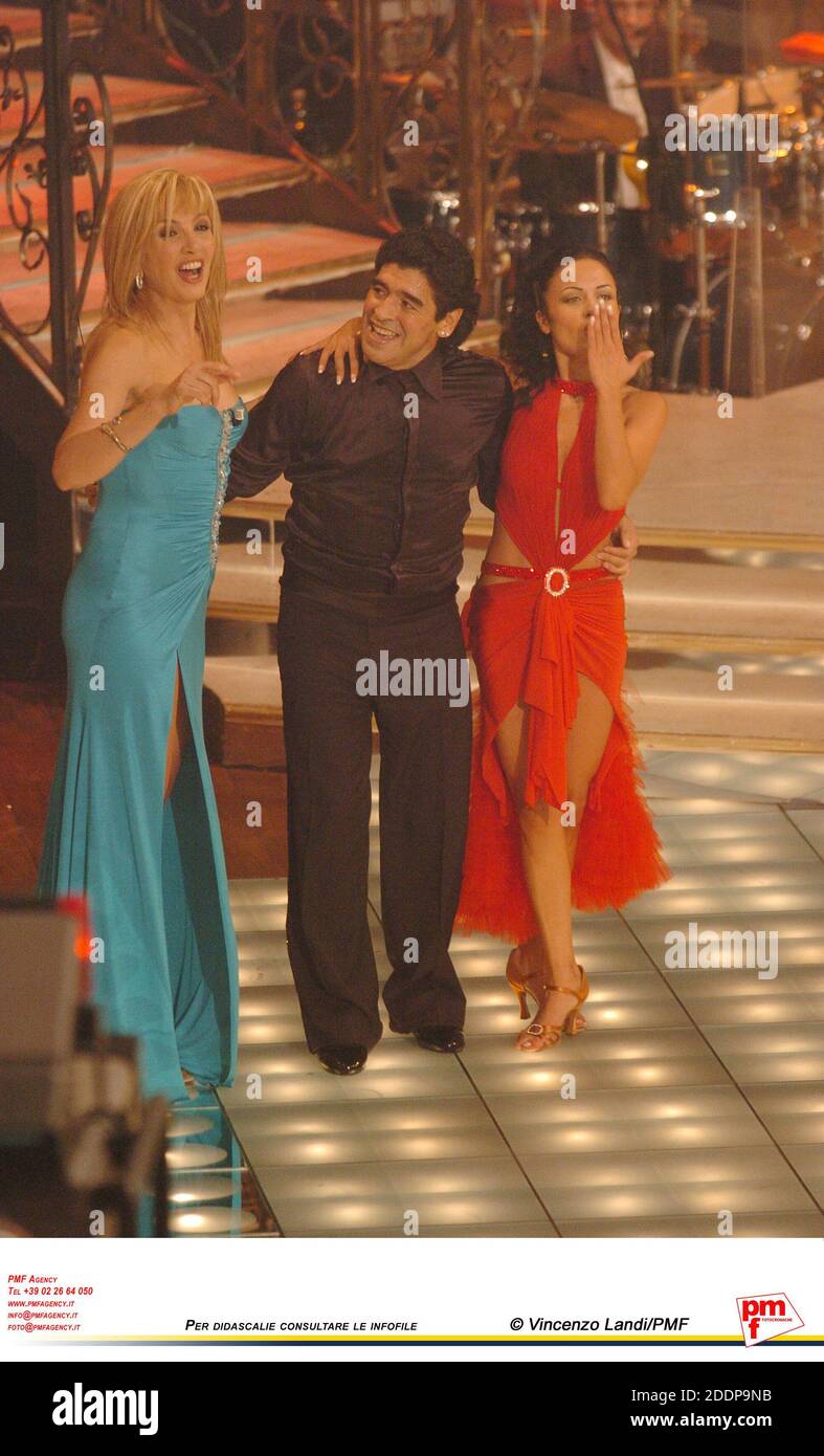 ballando con le stelle puntata del 17/09/2005carlucci milly con panico angela e maradona diego Banque D'Images