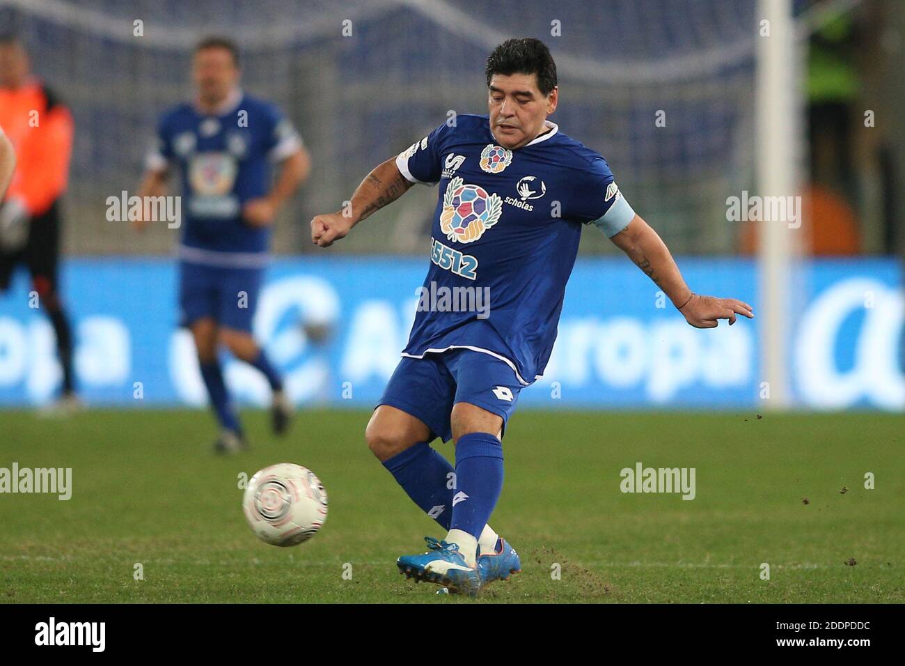 Rome, Italie - 12/10/2014: Diego Armando Maradona en action lors du match amical 'United for Peace' dédié au Pape François au stade olympique de Rome Banque D'Images