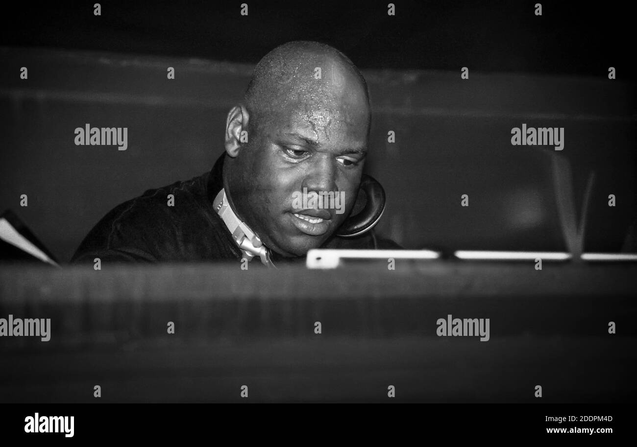 Carl Cox djing à la base ultime des salles Velvet, Londres, juin 2001 Banque D'Images