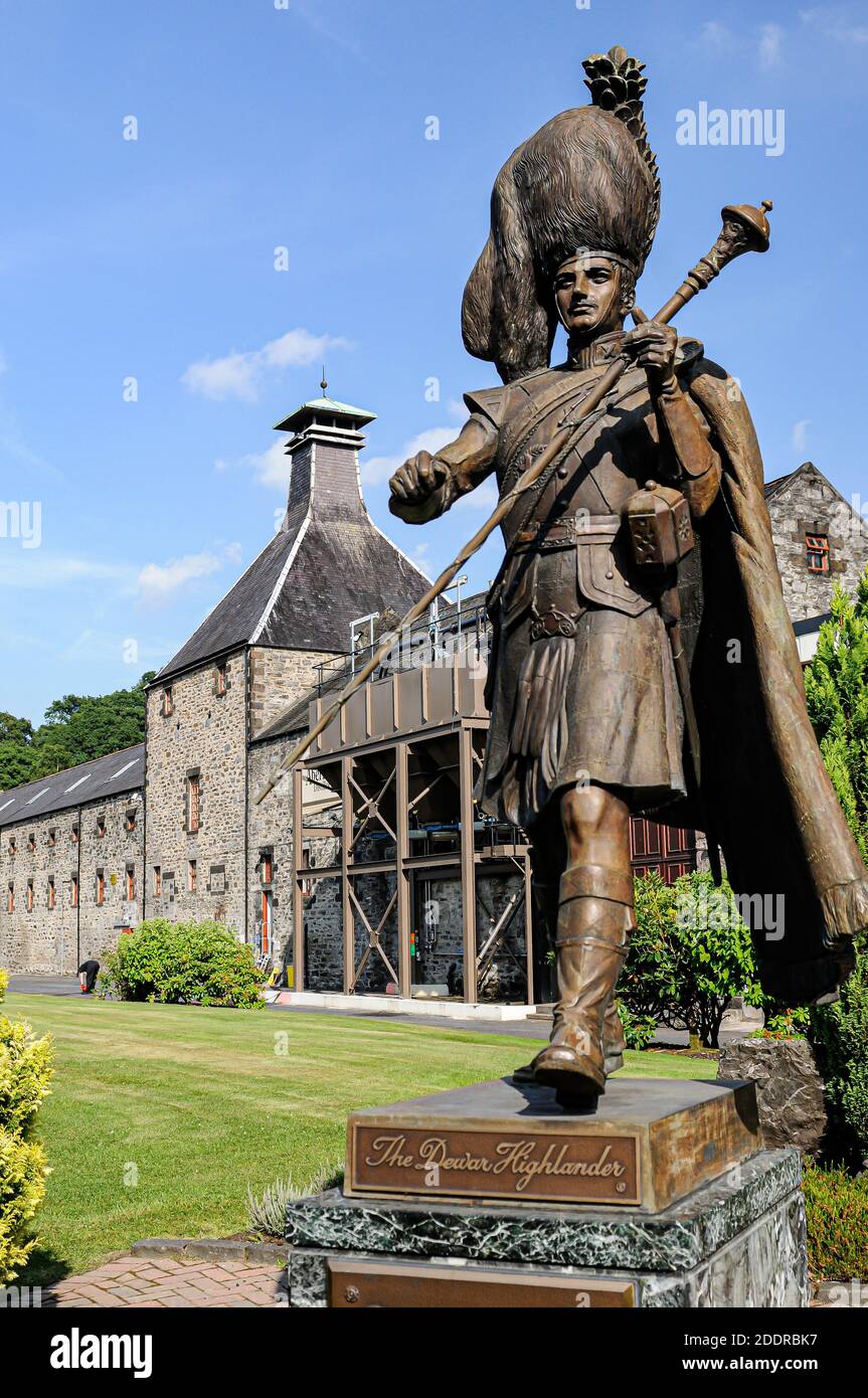 John Dewar & Sons, les plus célèbres noms du whisky écossais, a été établi à Perth, en Écosse par John Dewar, né en 1805. À l'âge de 23 ans. Banque D'Images